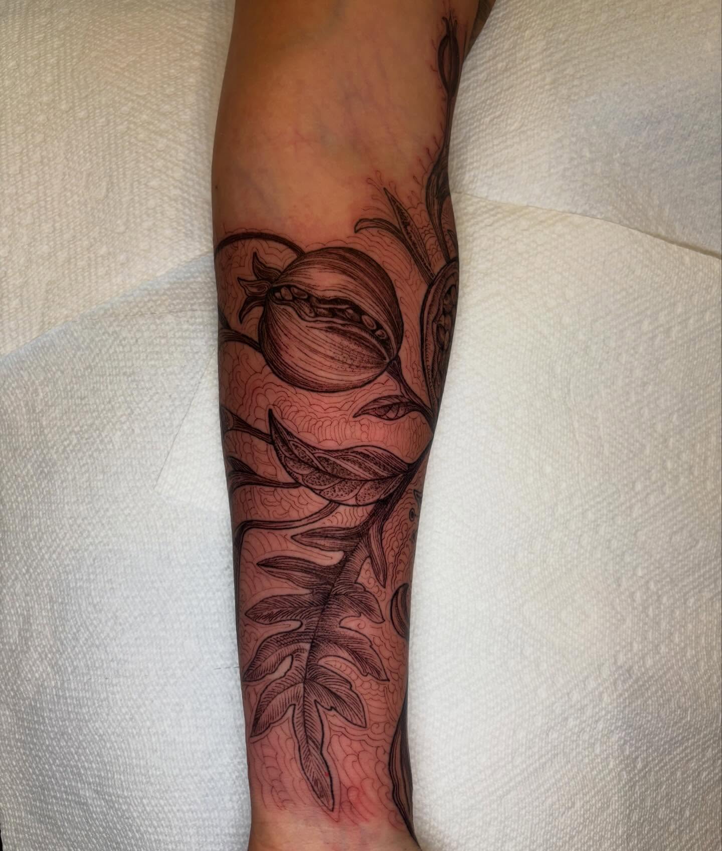 Tattoo by @beckiwilson — black_and_grey