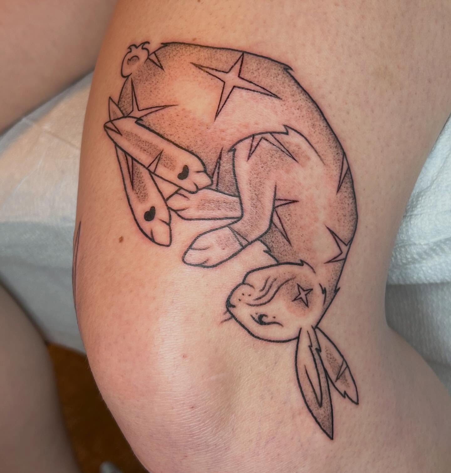 Tattoo by @sofiasparklez โ dotwork, geometric