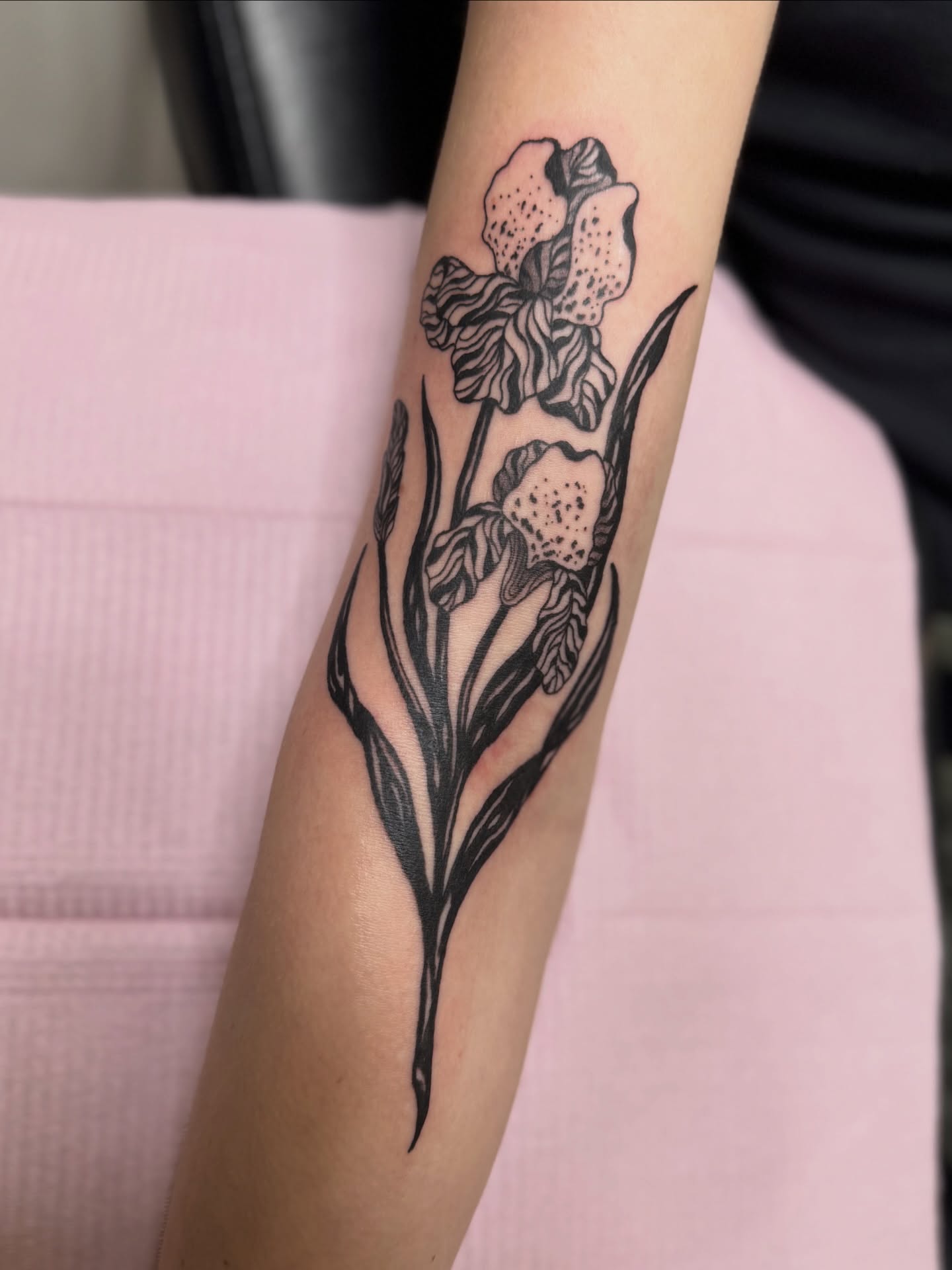 Tattoo by @chloemarietattoo โ black_and_grey
