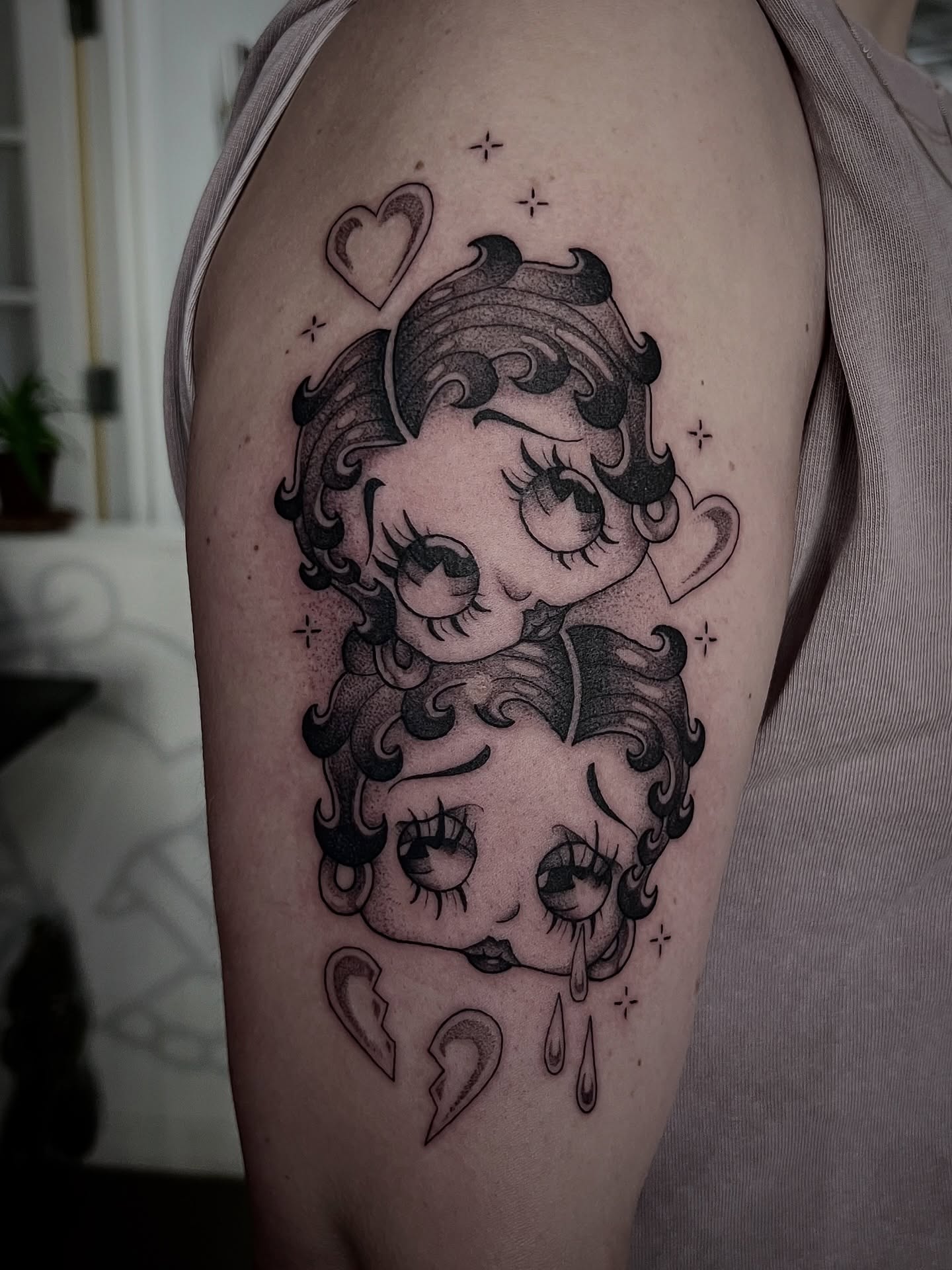 Betty Boop dotwork tattoo on the shoulder by ∙︎✢︎ Rach K ✢︎