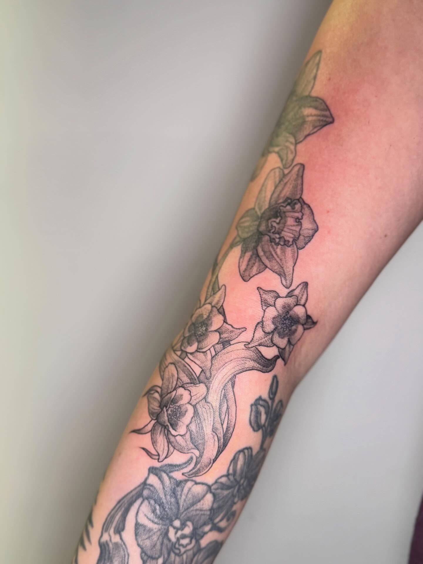 Tattoo by @eileenjoycetattoos — black_and_grey