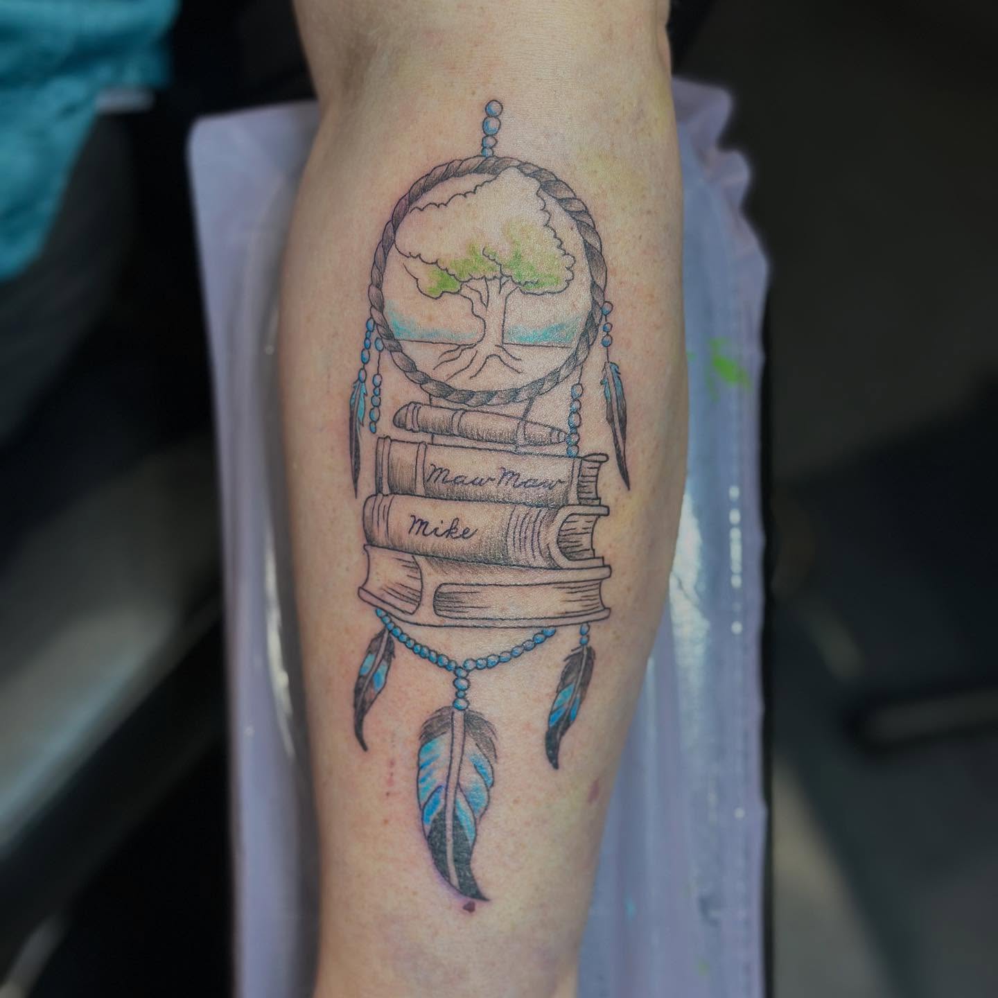Tattoo by @jewelstattoos_ — dotwork, realism