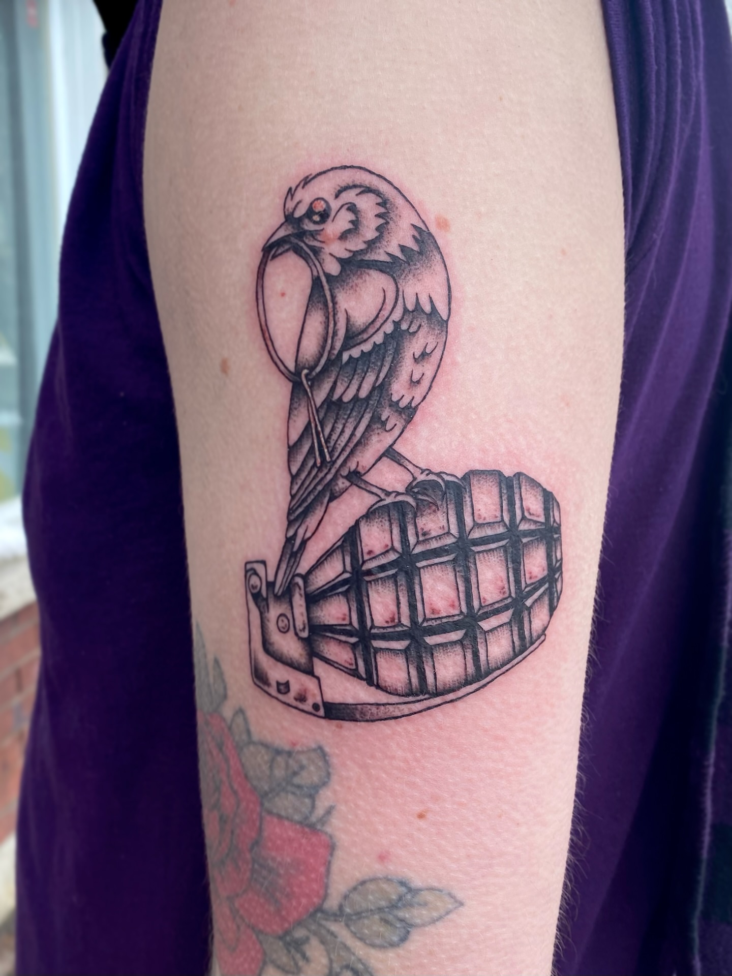 Tattoo by @bloodmilkandhoney — black_and_grey