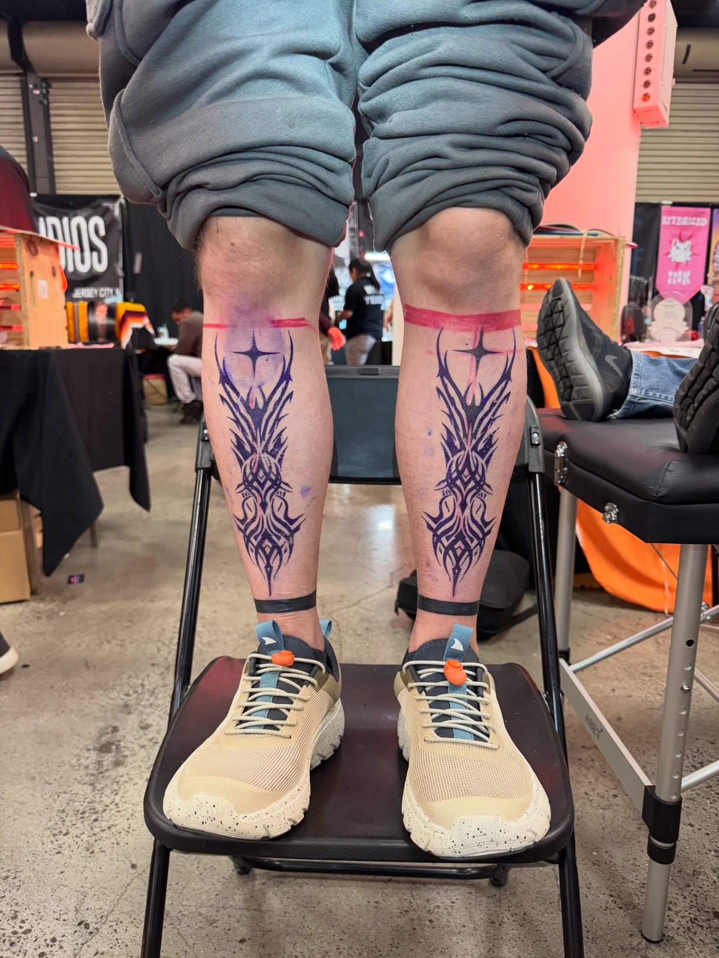 Tribal design tribal tattoo on the leg by North County Sd