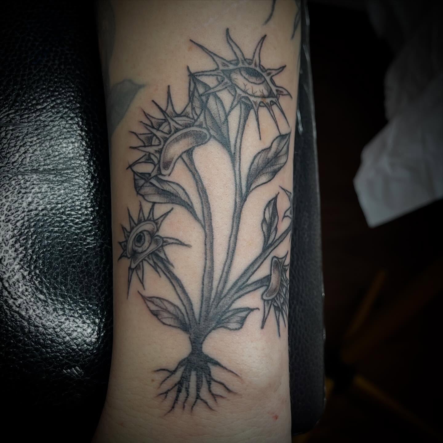 Tattoo by @jesscorinnetattoo — black_and_grey