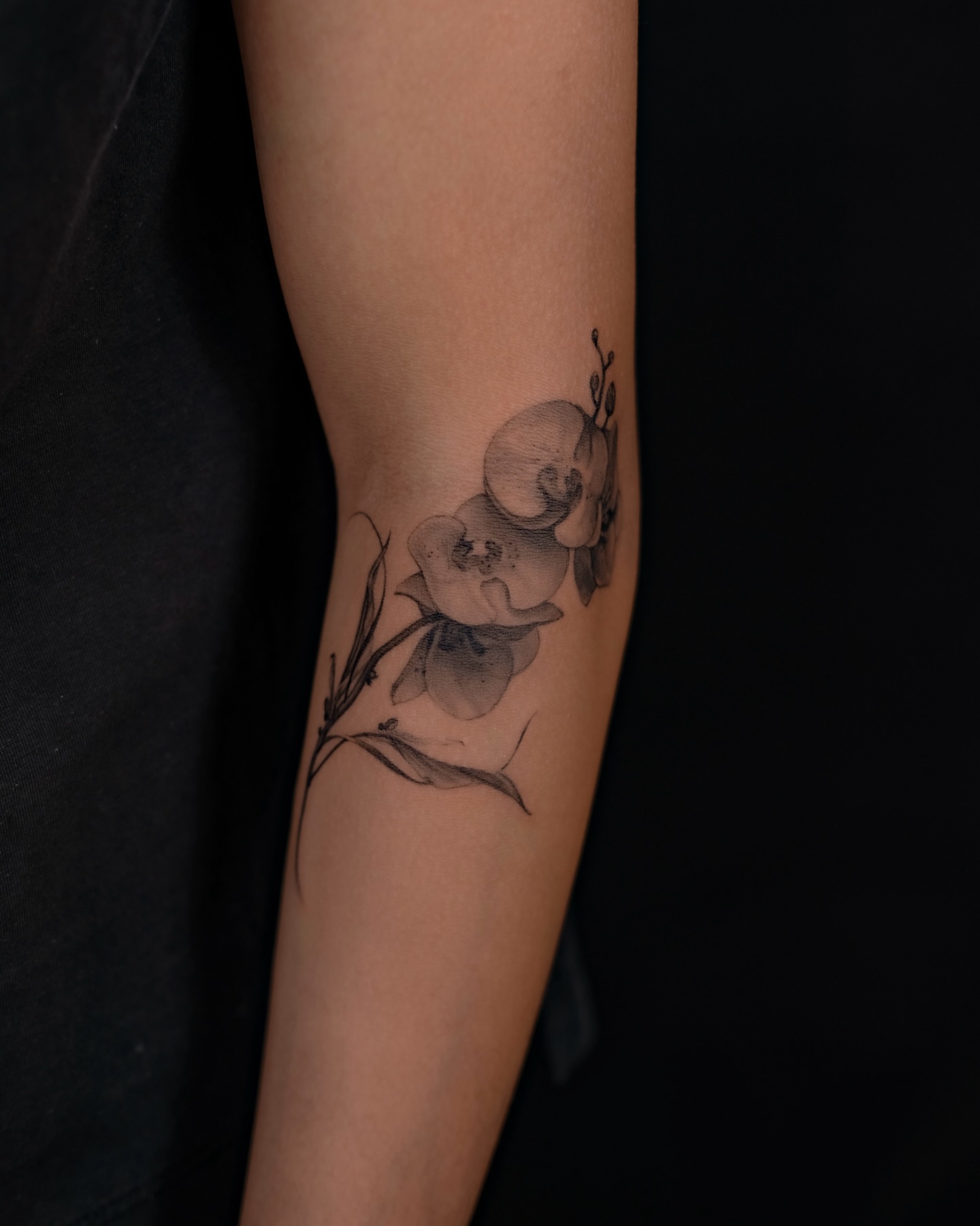 Tattoo by @meutattoo — black_and_grey