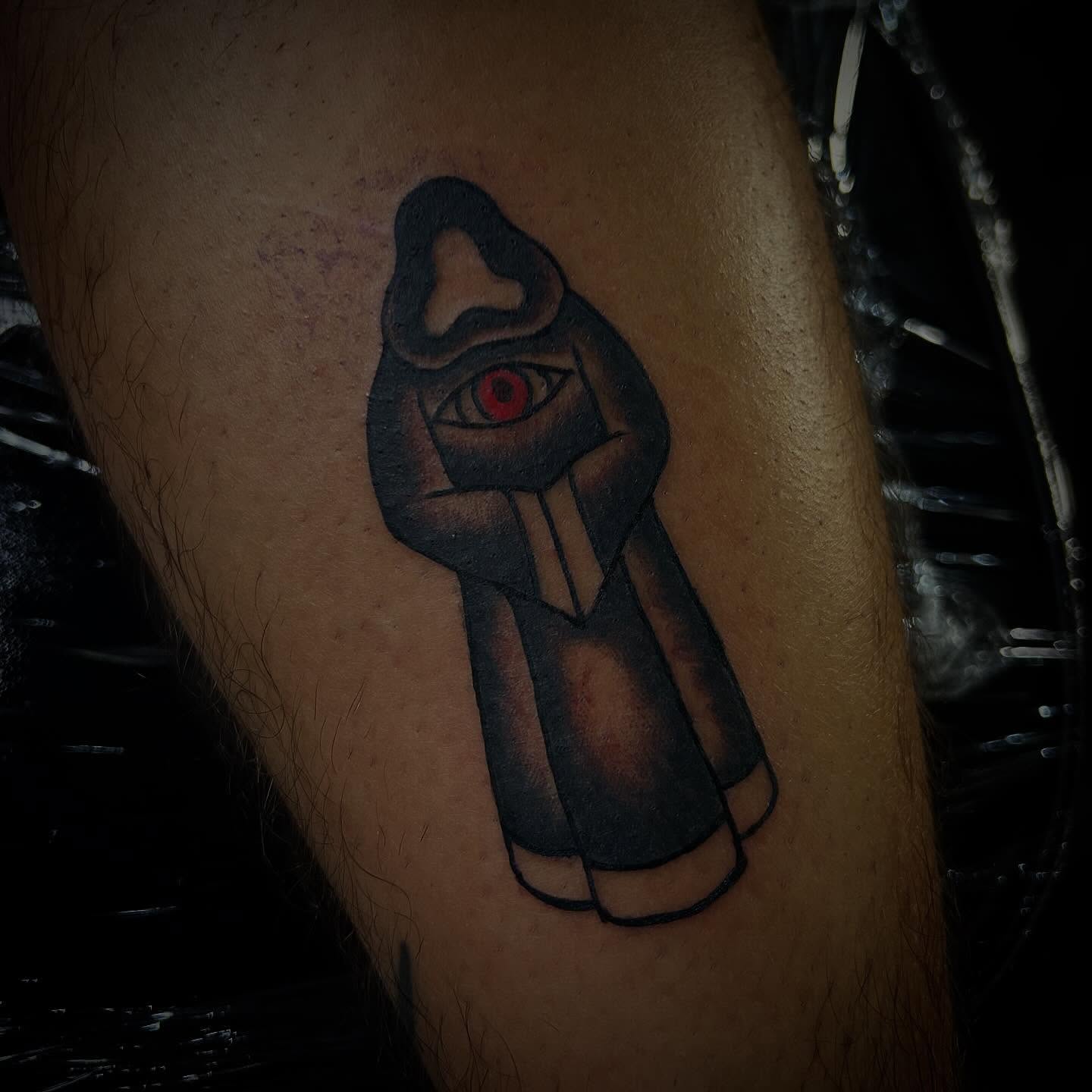 Tattoo by @lovedestroyer — black_and_grey