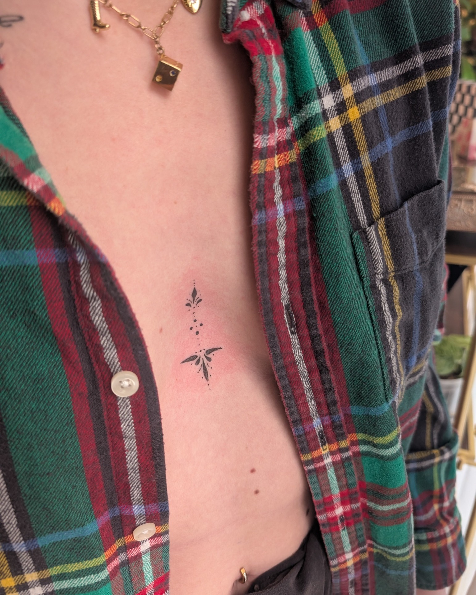 Tattoo by @tattoosbyminda โ dotwork