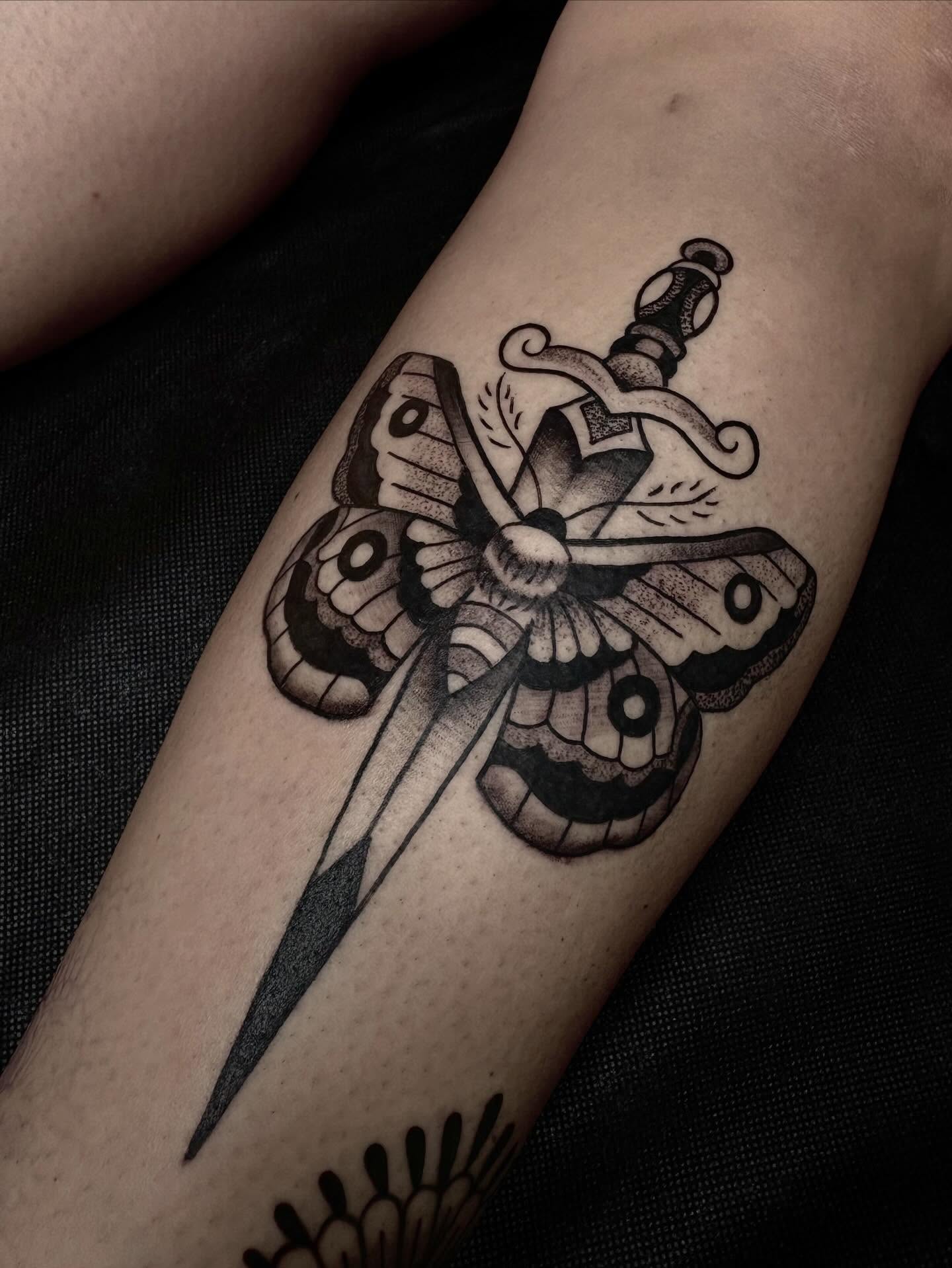 Tattoo by @justjellytattoos — black_and_grey