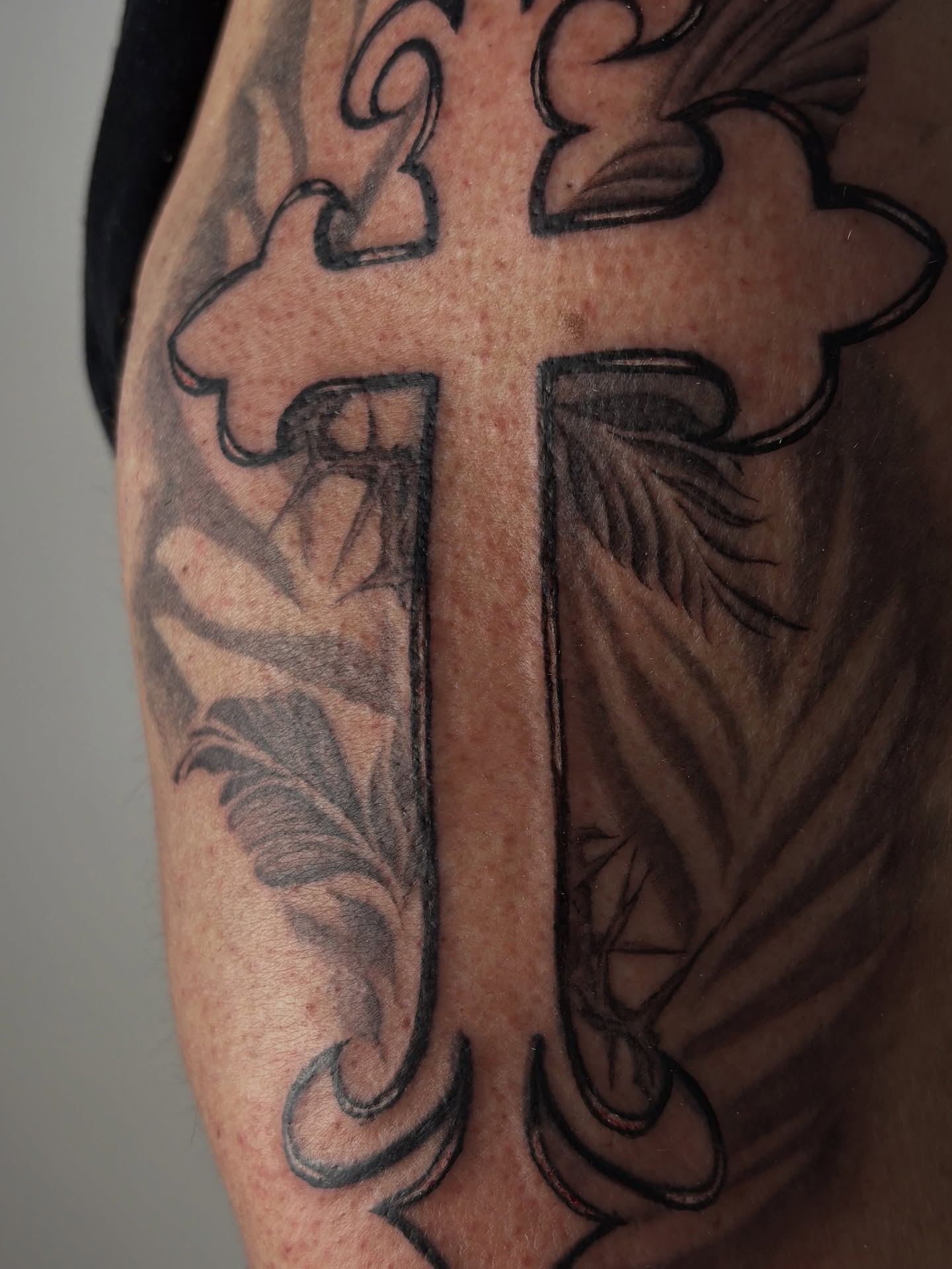 Tattoo by @shortkingtattoo — black_and_grey