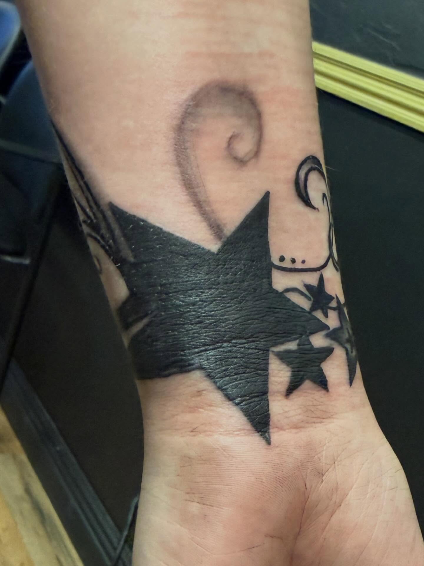 Tattoo by @loui_lays_ink — black_and_grey