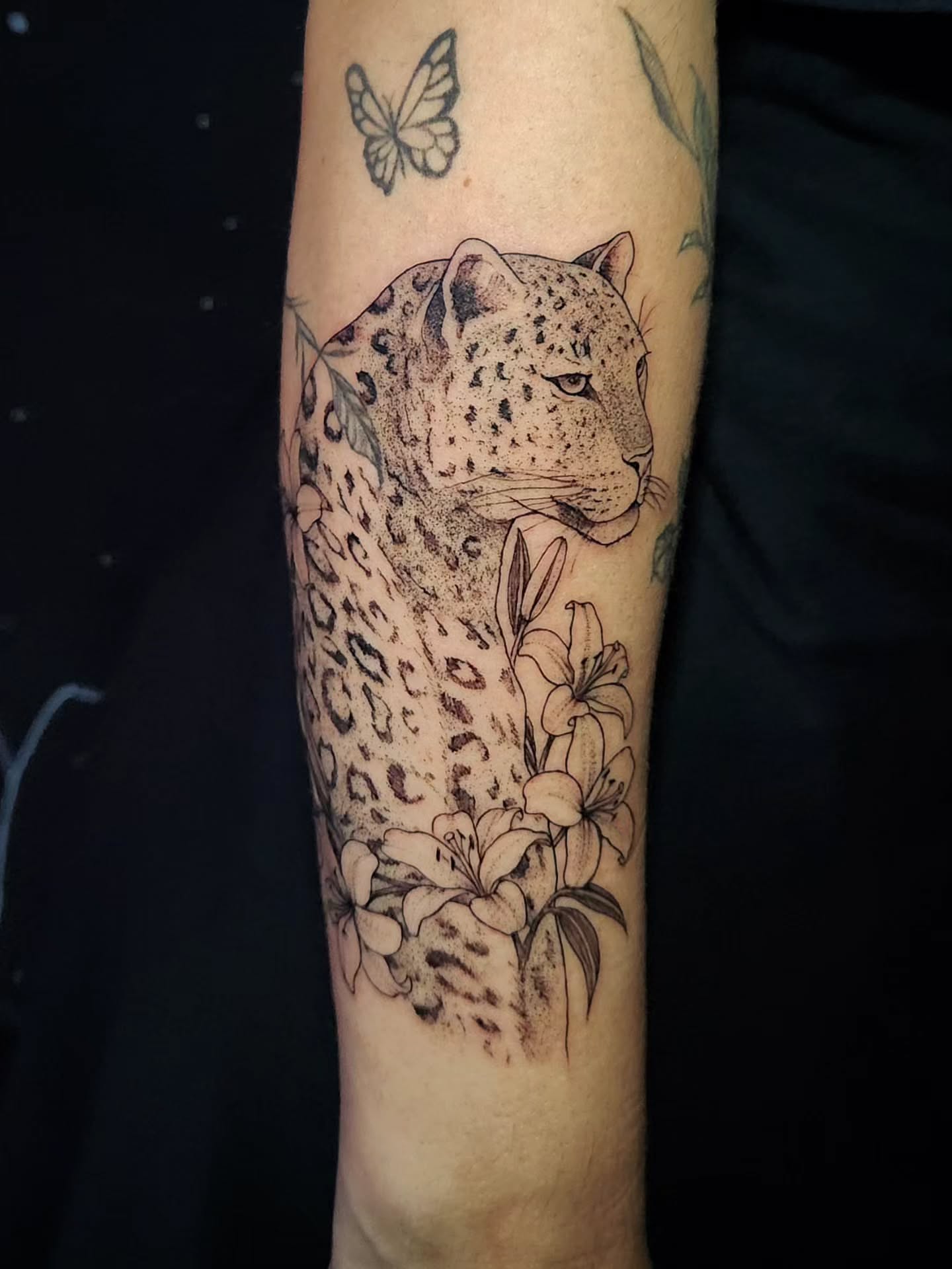 Tattoo by @dycotattoo — dotwork, realism
