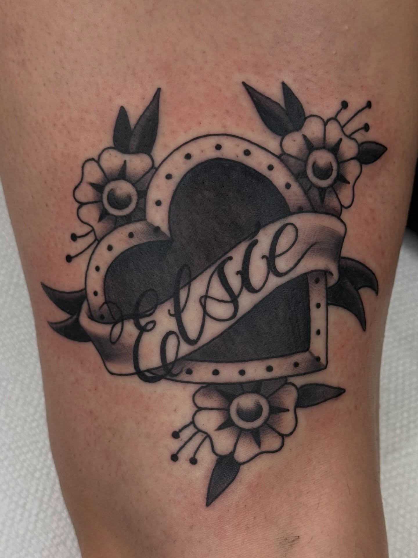 Tattoo by @yuriabreutattoo — american_traditional, black_and_grey