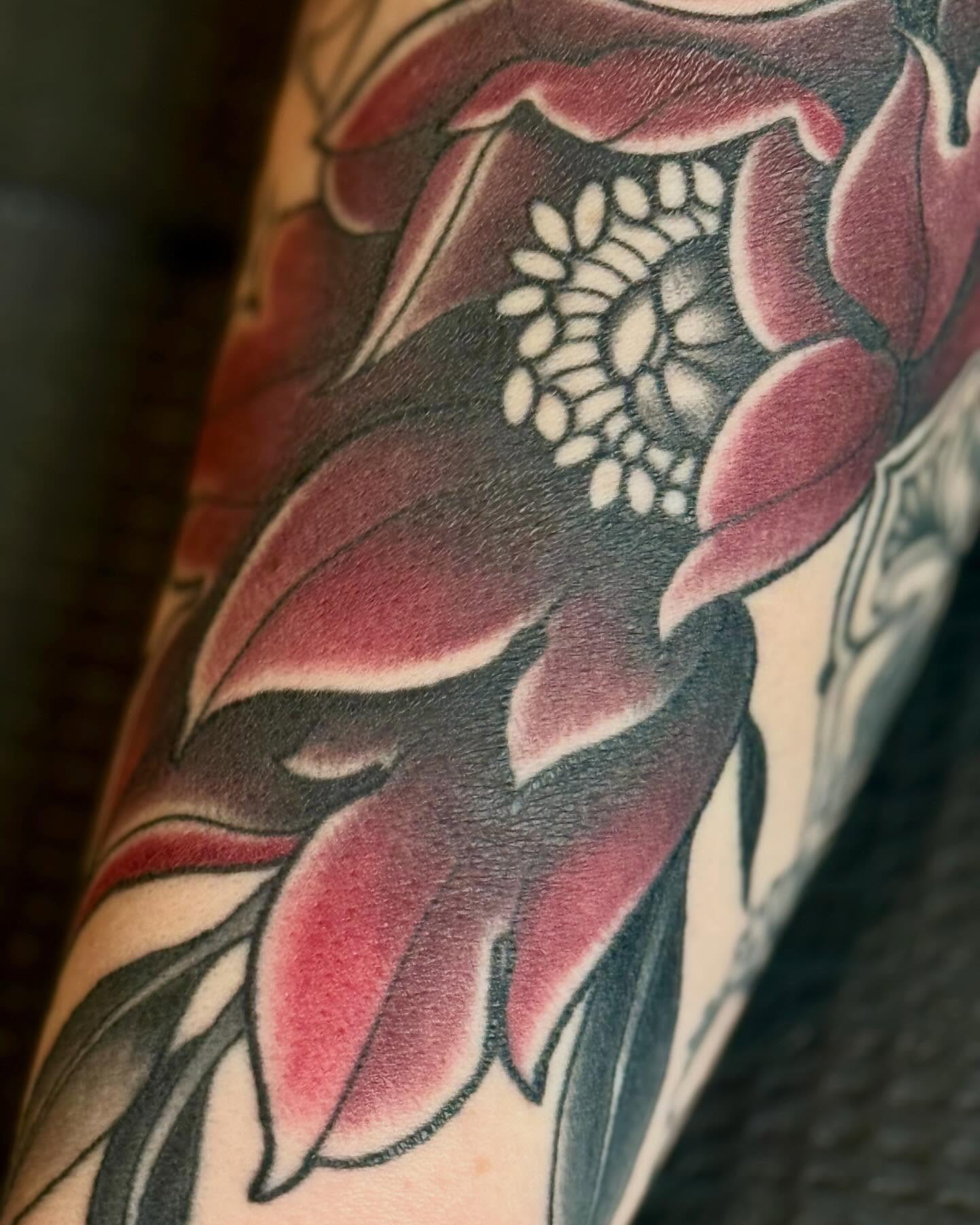 Flower American traditional tattoo on the forearm by 𝐊𝐄𝐋𝐒𝐄𝐘 𝐂𝐀𝐑𝐌𝐄𝐋𝐀