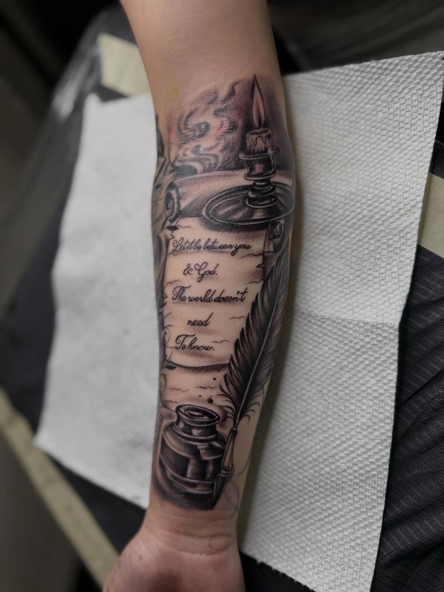 Tattoo by @el_enano_tatto — black_and_grey, realism