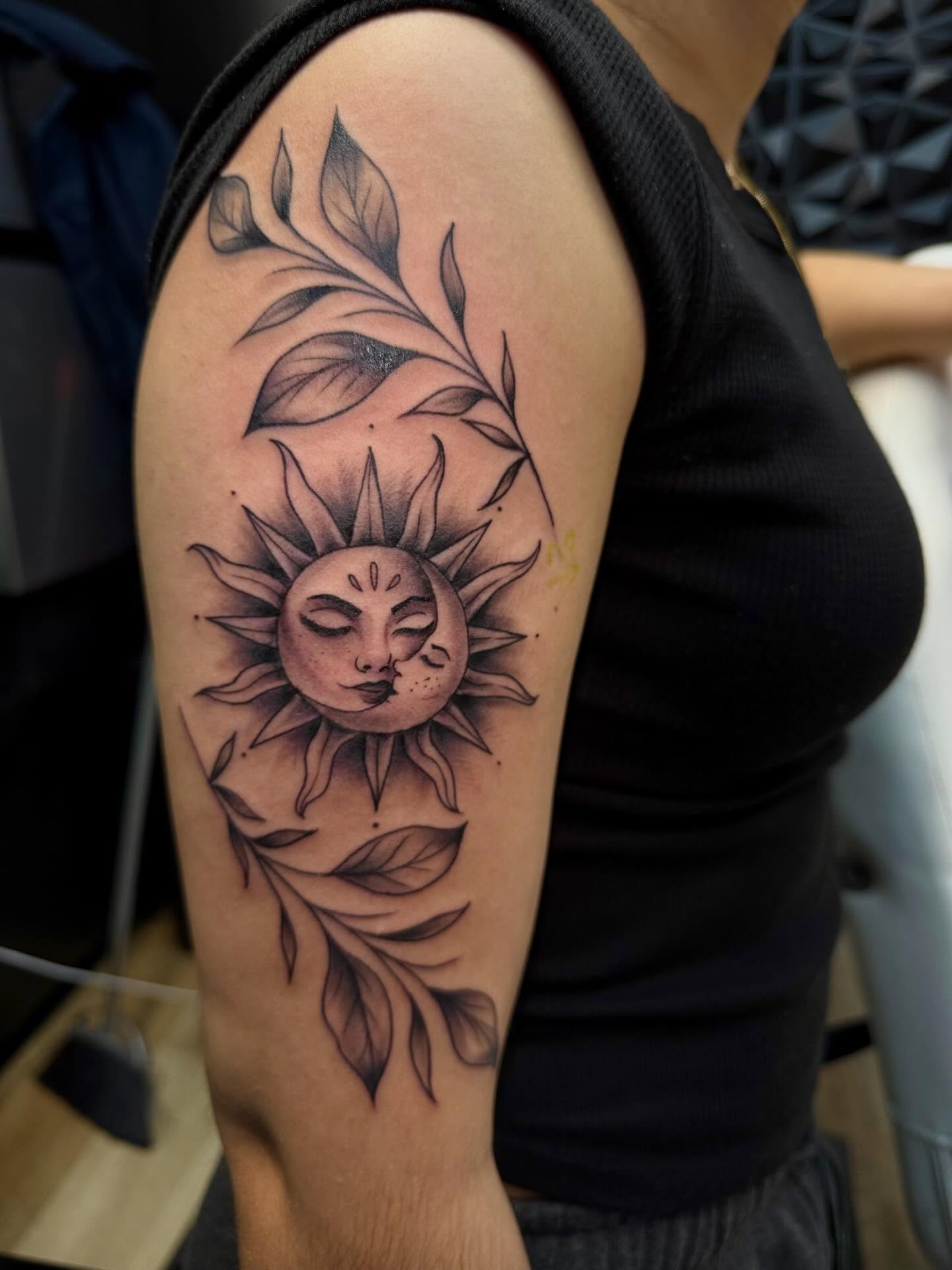 Tattoo by @el_enano_tatto — black_and_grey