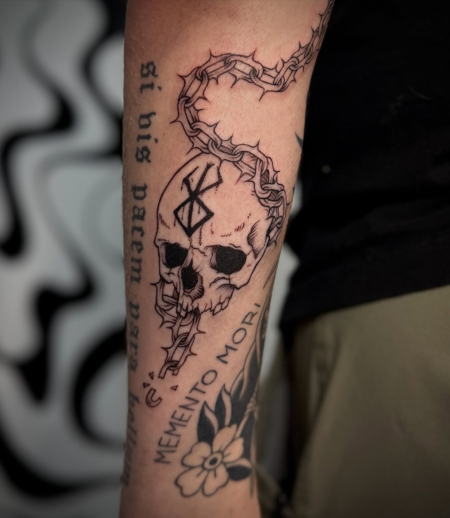 Skull with cross black and grey tattoo on the forearm by 𝐀𝐝𝐫𝐢𝐞𝐥 𝐓𝐢𝐧𝐤𝐥𝐞𝐧𝐛𝐞𝐫𝐠 ⏾, Denison, Iowa