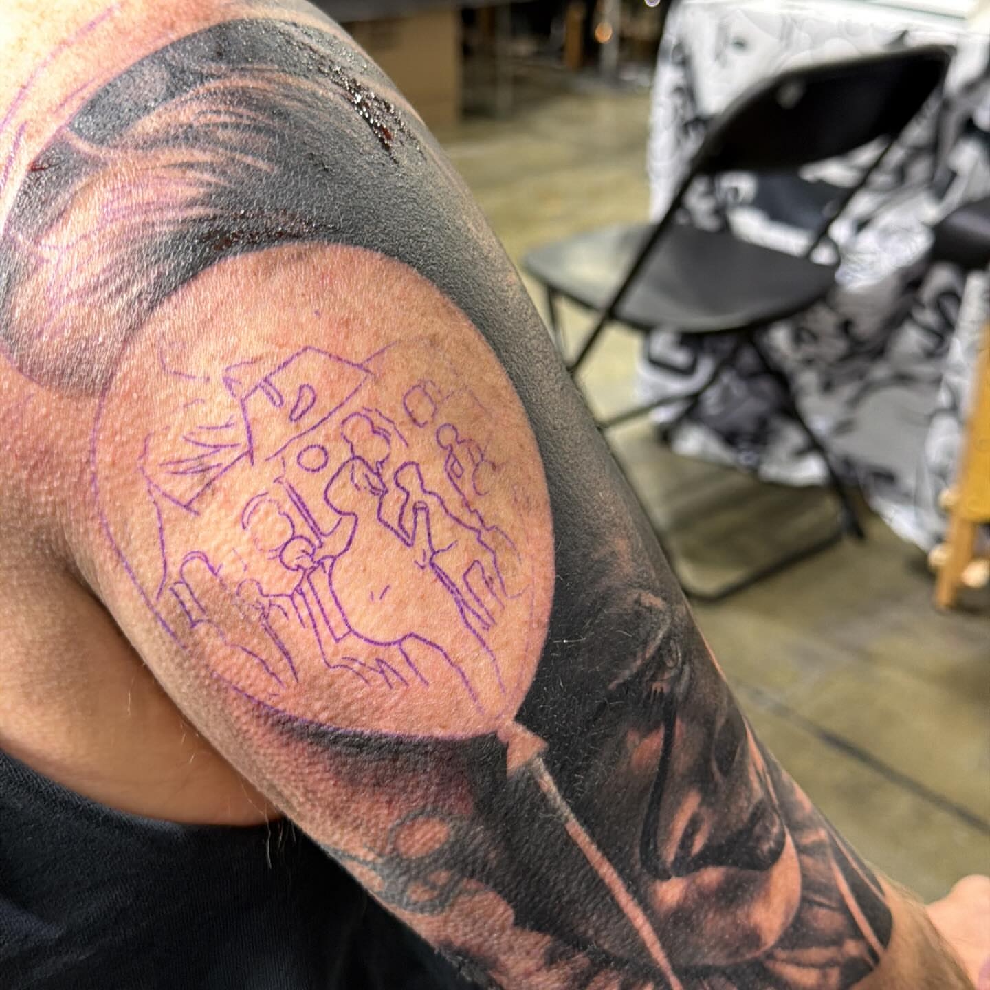 Family portrait dotwork tattoo on the shoulder by Diego Andrés Cárdenas