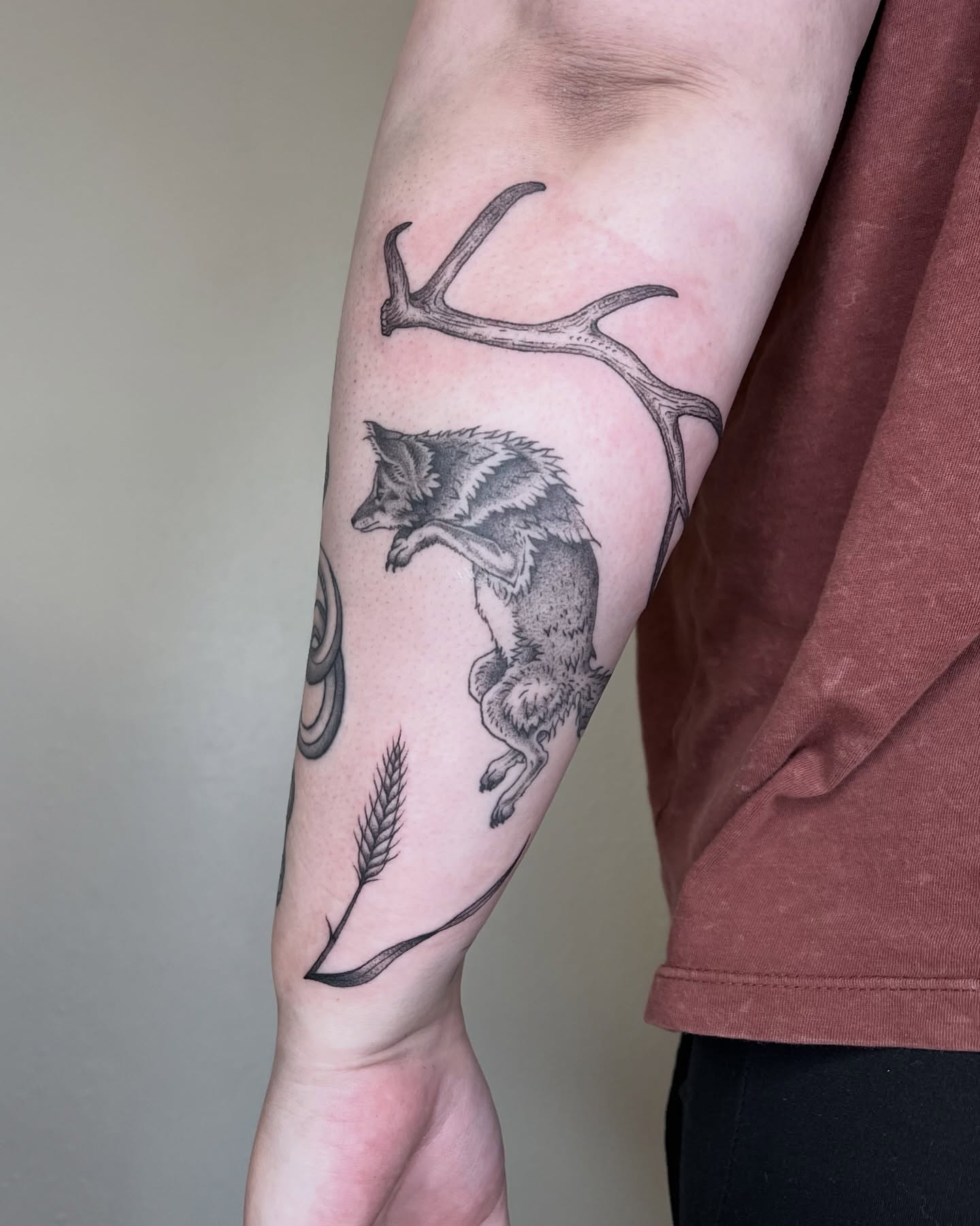 Tattoo by @siltyloamtattoo — black_and_grey