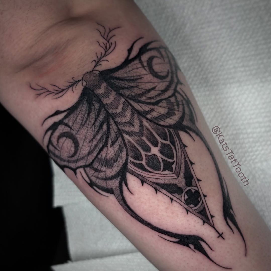 Tattoo by @katstattooth — blackwork, dotwork