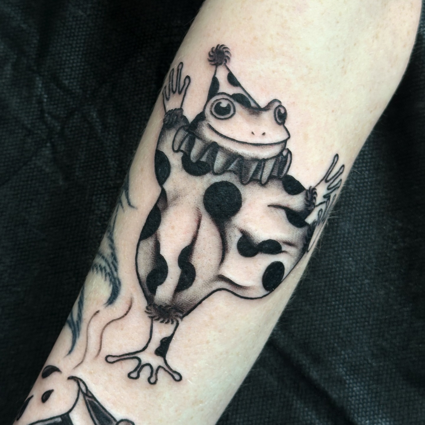 Tattoo by @victoriajaunes — black_and_grey