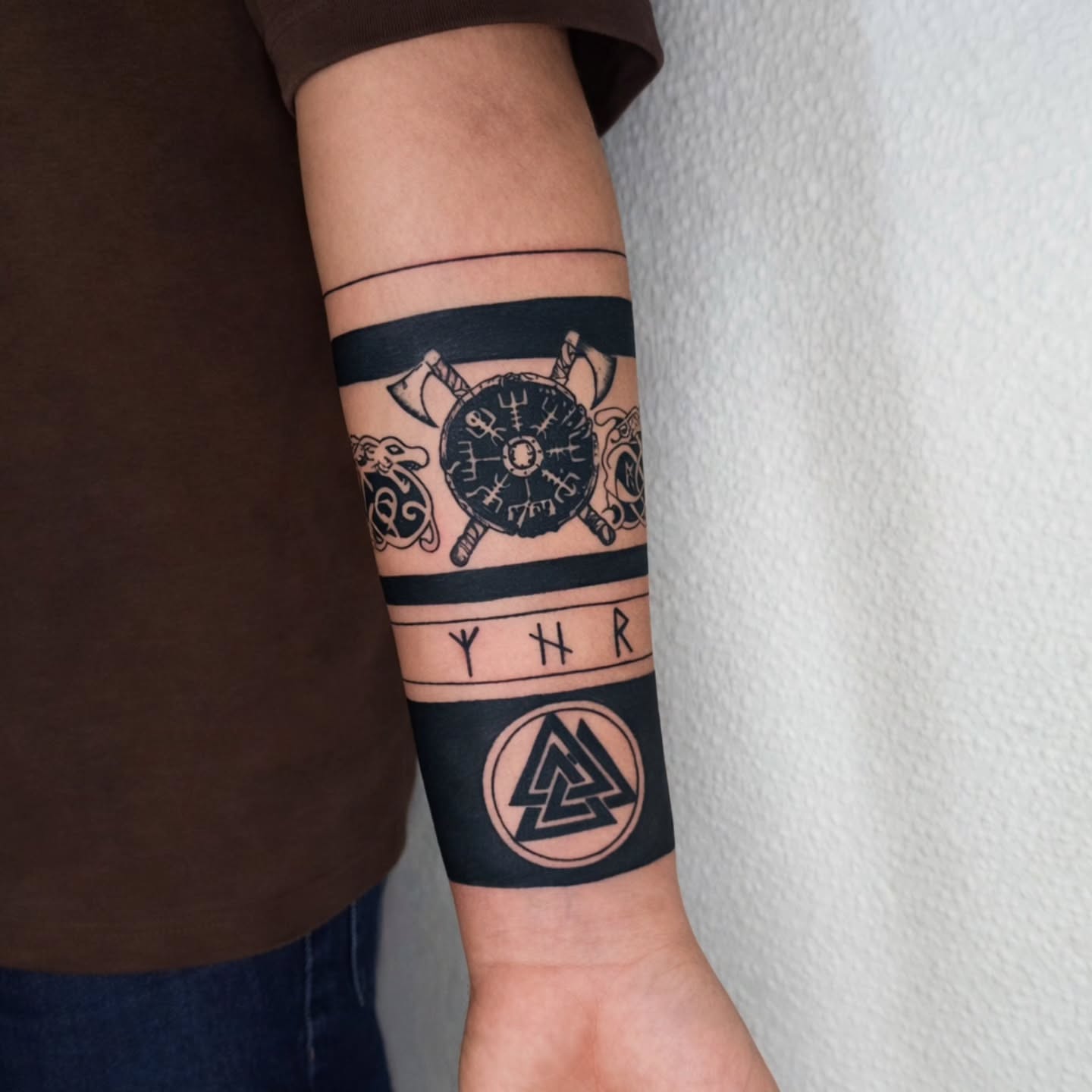 Tattoo by @martinatattoolanzarote β black_and_grey, geometric