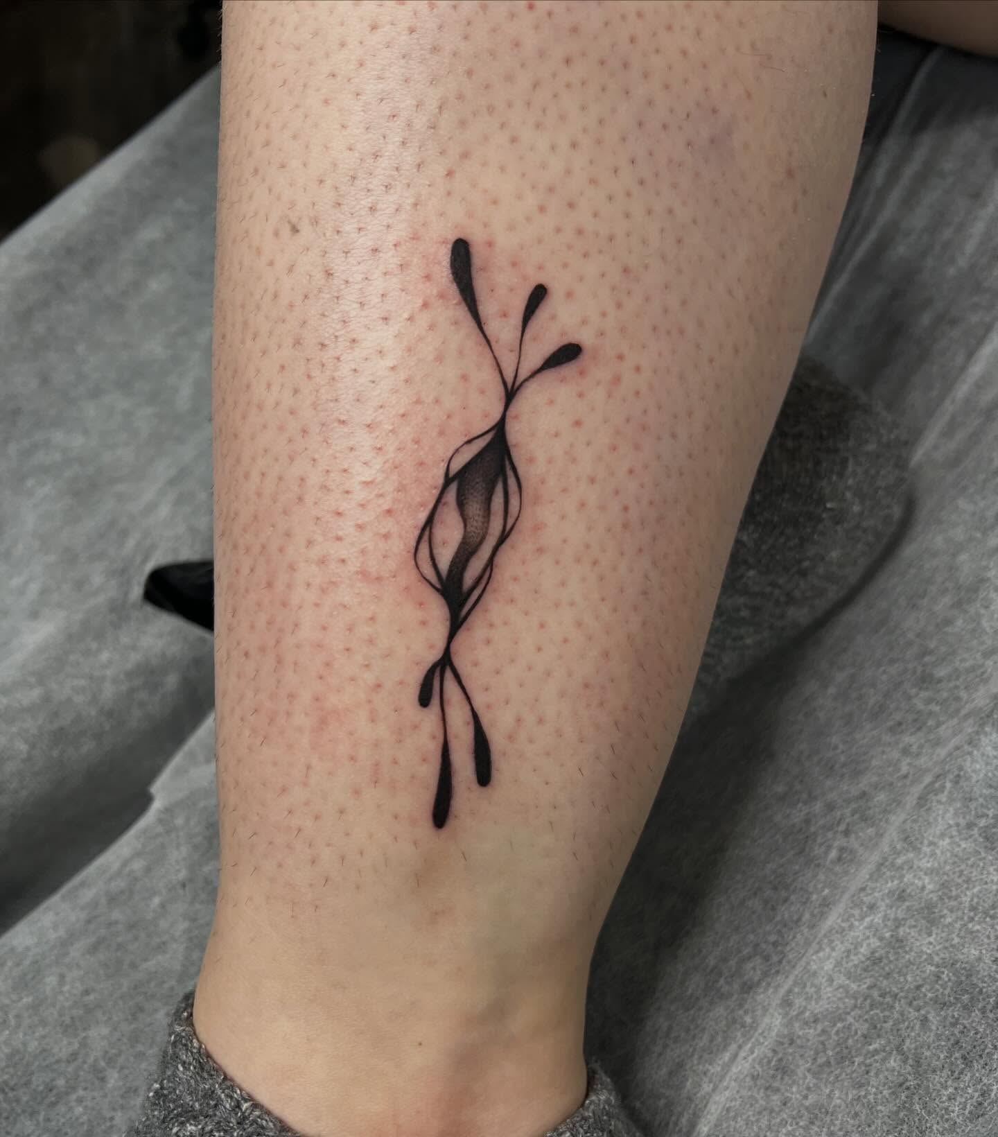 Tattoo by @hhhtattoo__ — geometric, minimalist