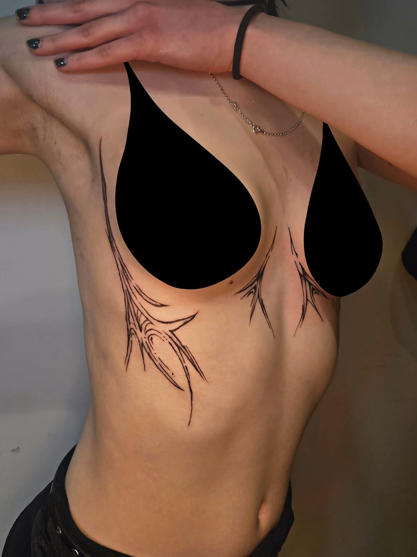 Tattoo by @prettybutpoisonink — black_and_grey