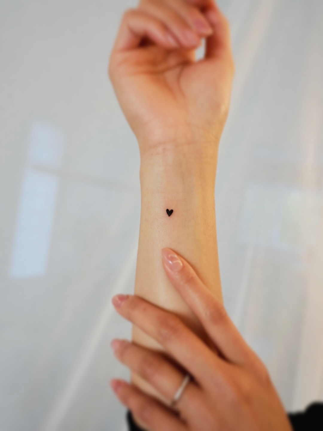 Tattoo by @yuri_tattooer — minimalist