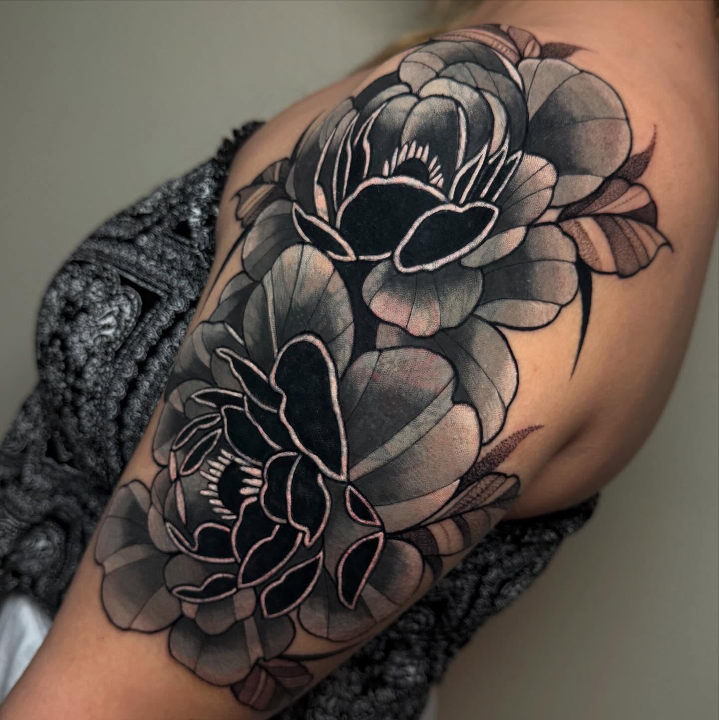 Tattoo by @aislynleigh — black_and_grey