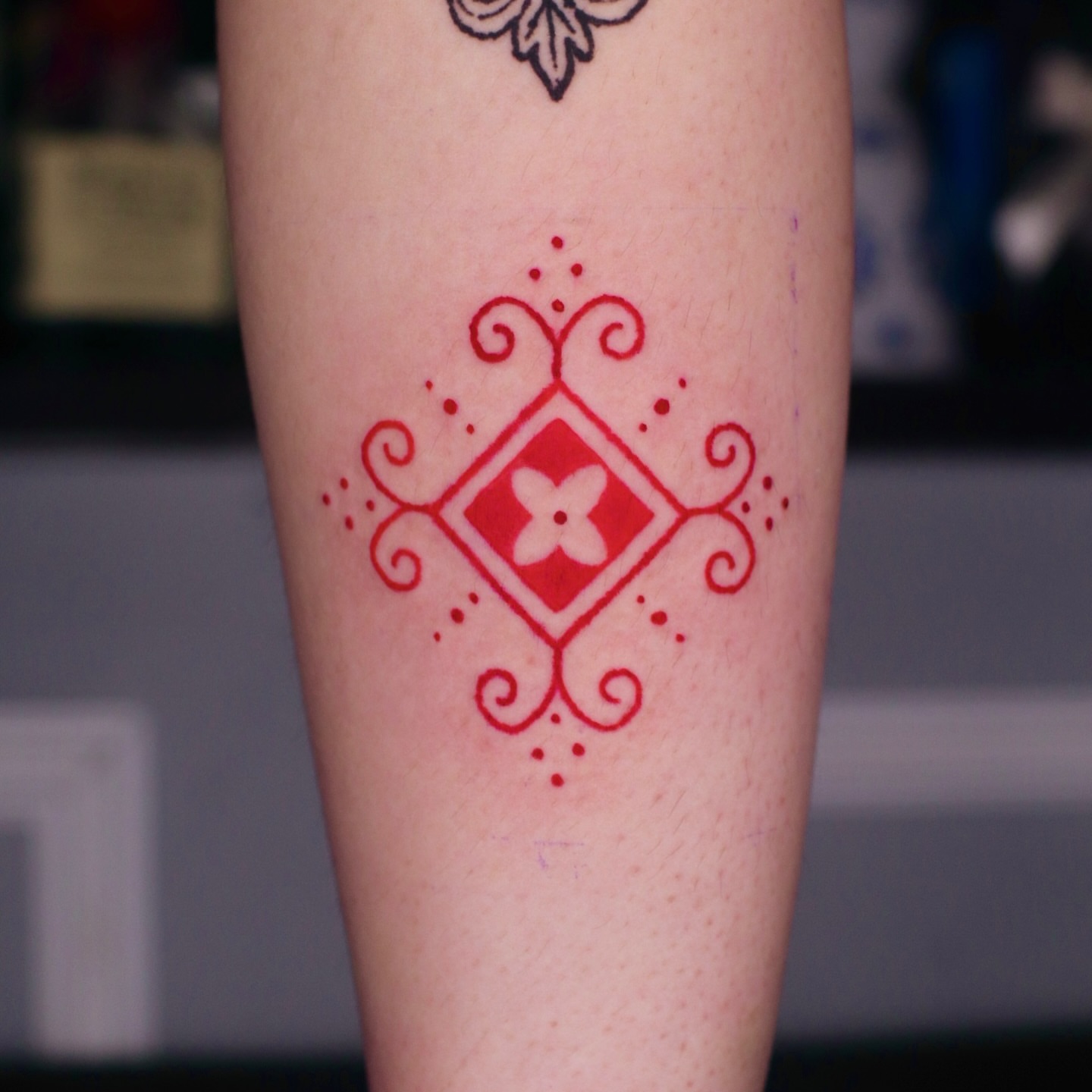 Tattoo by @pinking__tt — geometric