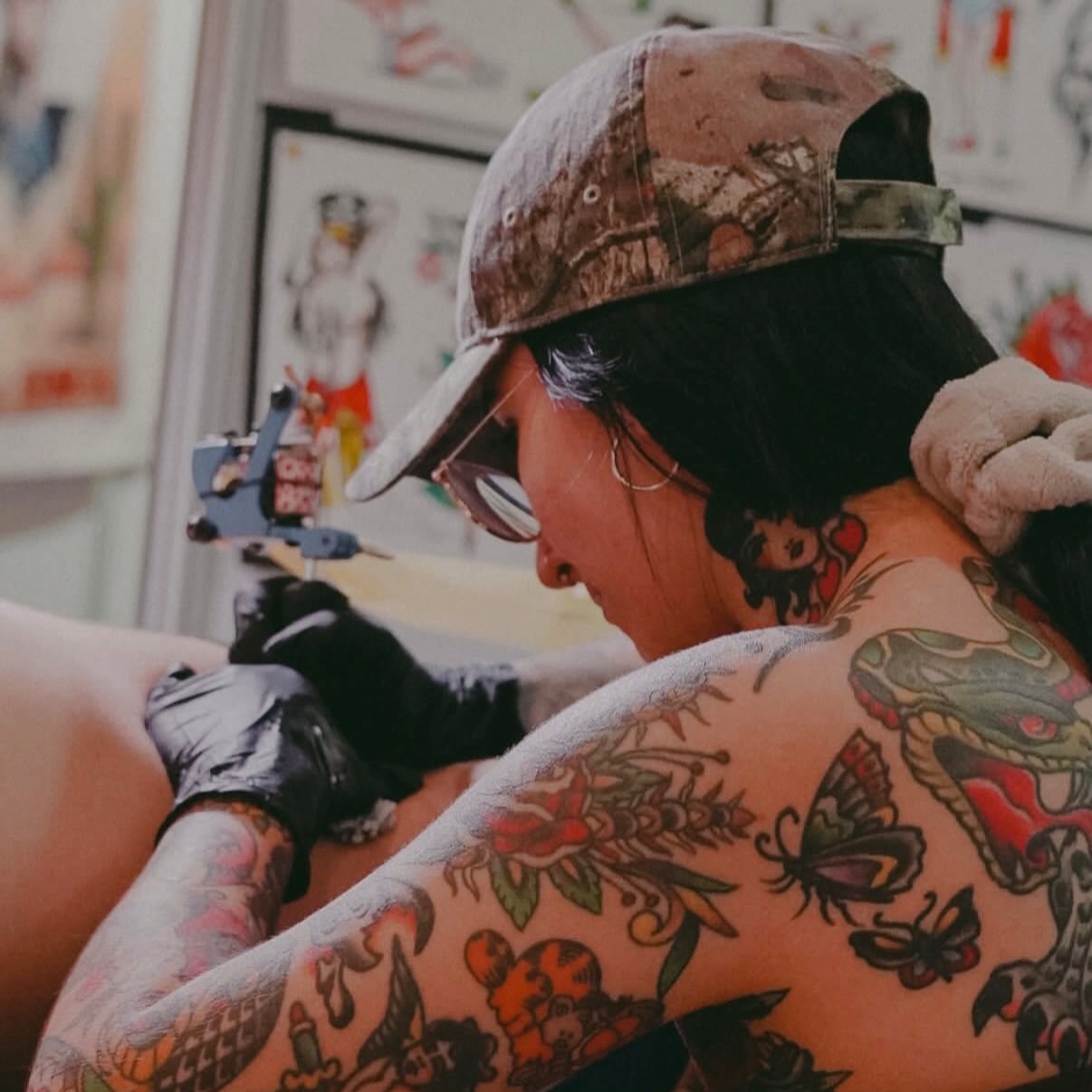 Tattooed back American traditional tattoo on the back by ๐
๐ฆ๐๐ซ๐ ๐ ๐๐ข๐ฉ๐ฆ๐ ๐ฆ๐ ๐๐๐ฏ๐ฆ๐