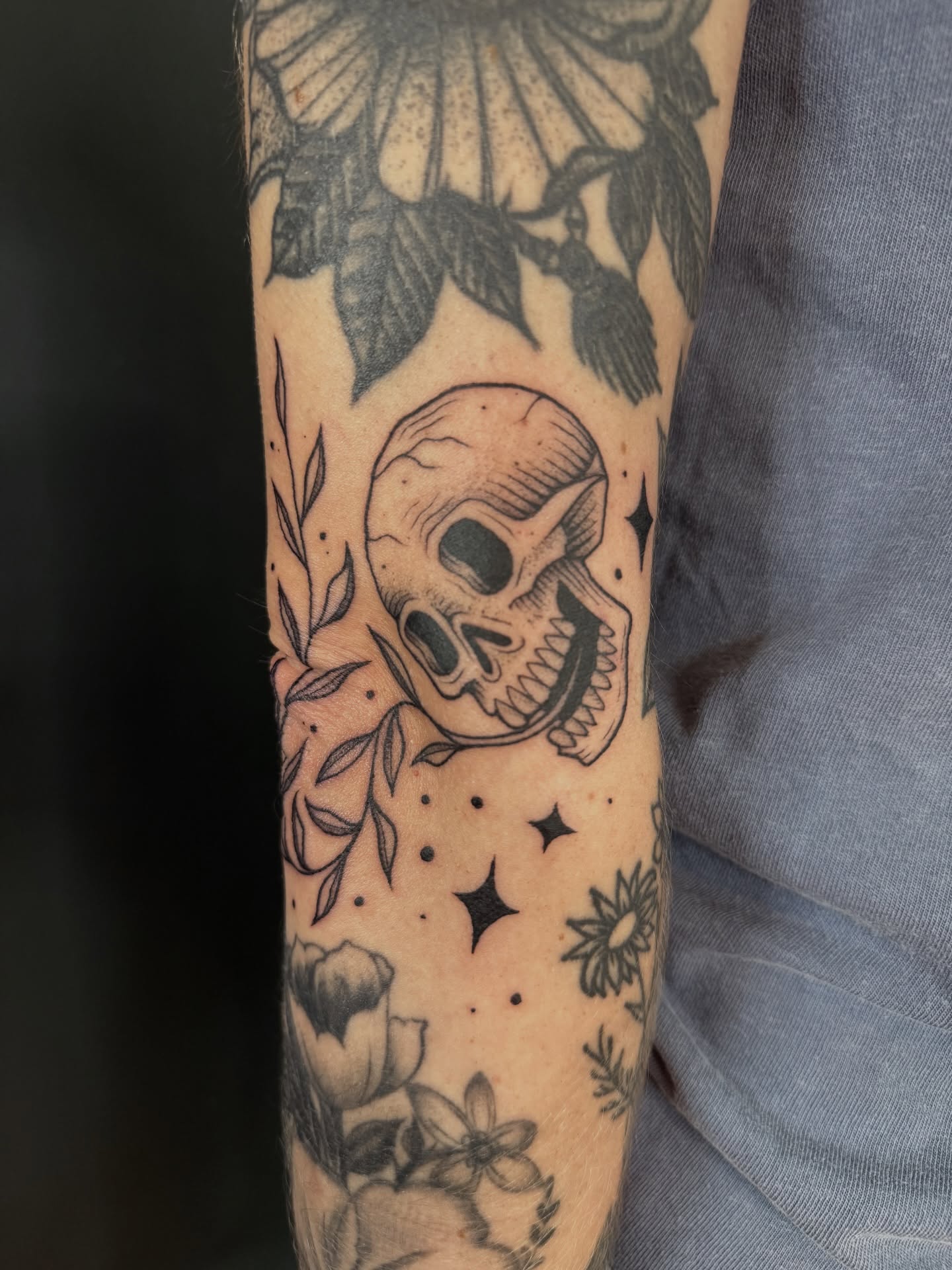 Tattoo by @pdv — american_traditional, dotwork