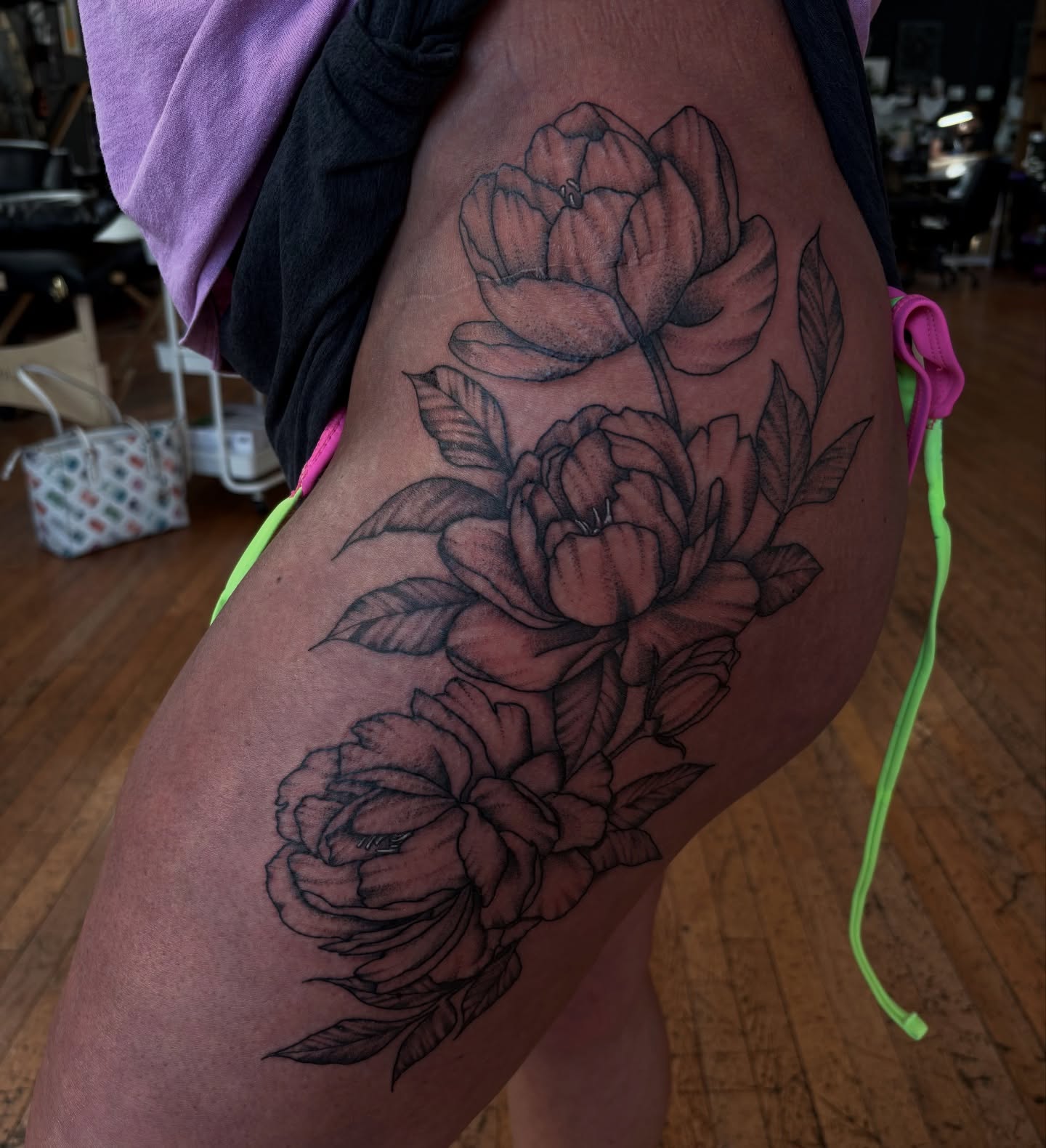 Peony flowers black and grey tattoo on the thigh by 𓂃˚‧ 𓆸𝔏𝔦𝔫𝔷 ℭ𝔥𝔞𝔡𝔴𝔦𝔠𝔨 ੈ𑁍