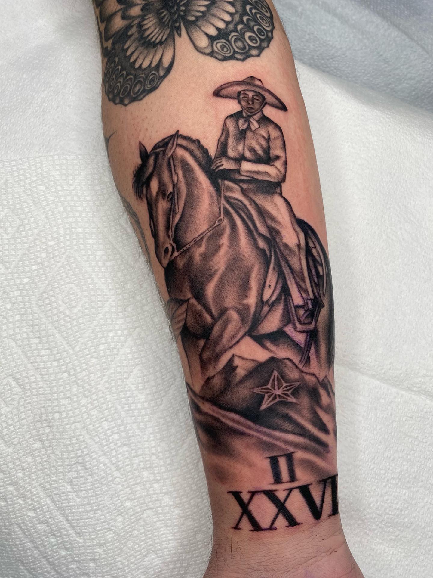 Tattoo by @lrlozano — black_and_grey, realism