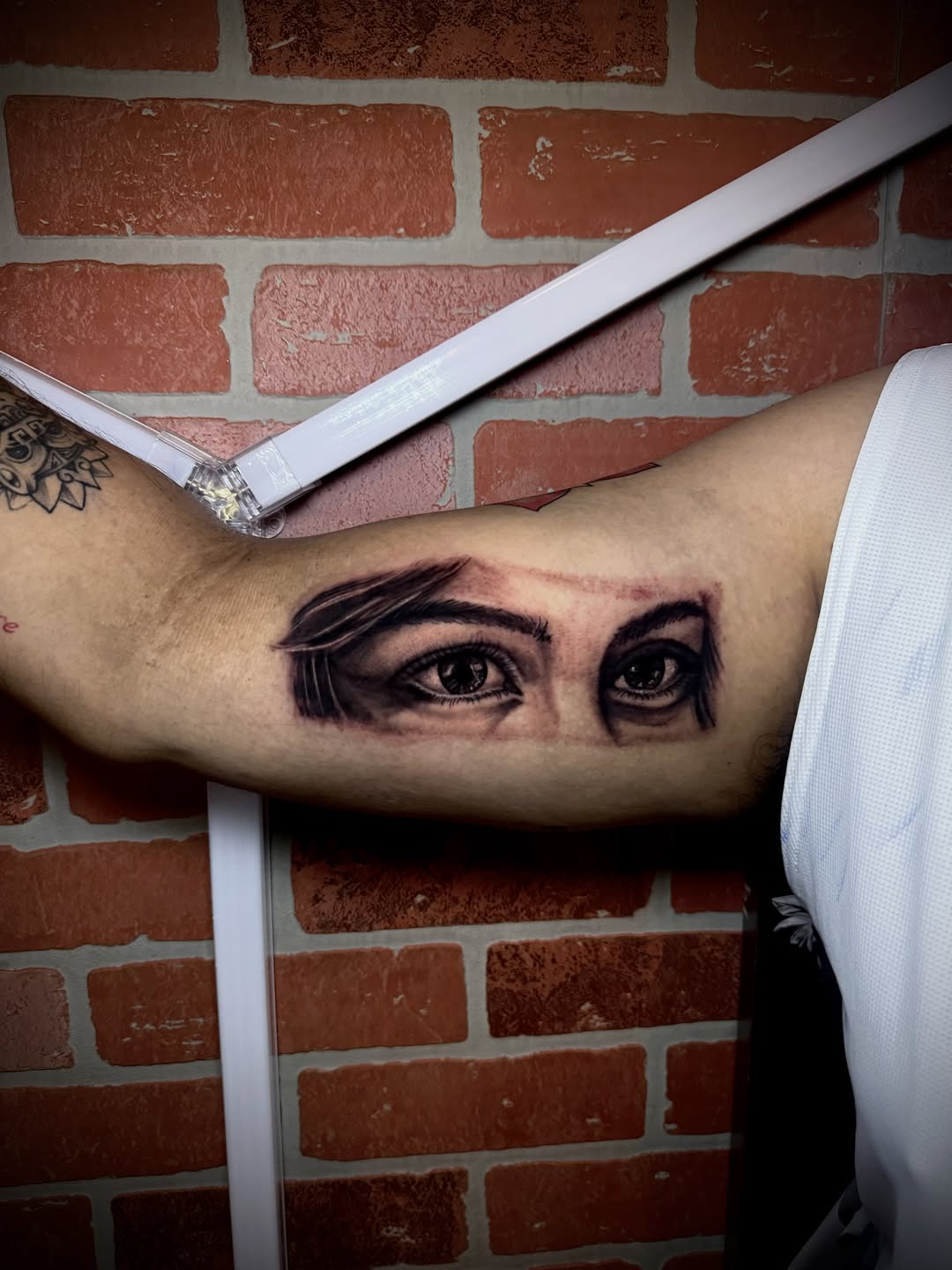 Eyes realism tattoo on the forearm by Andres Calvo🇺🇸🇨🇴