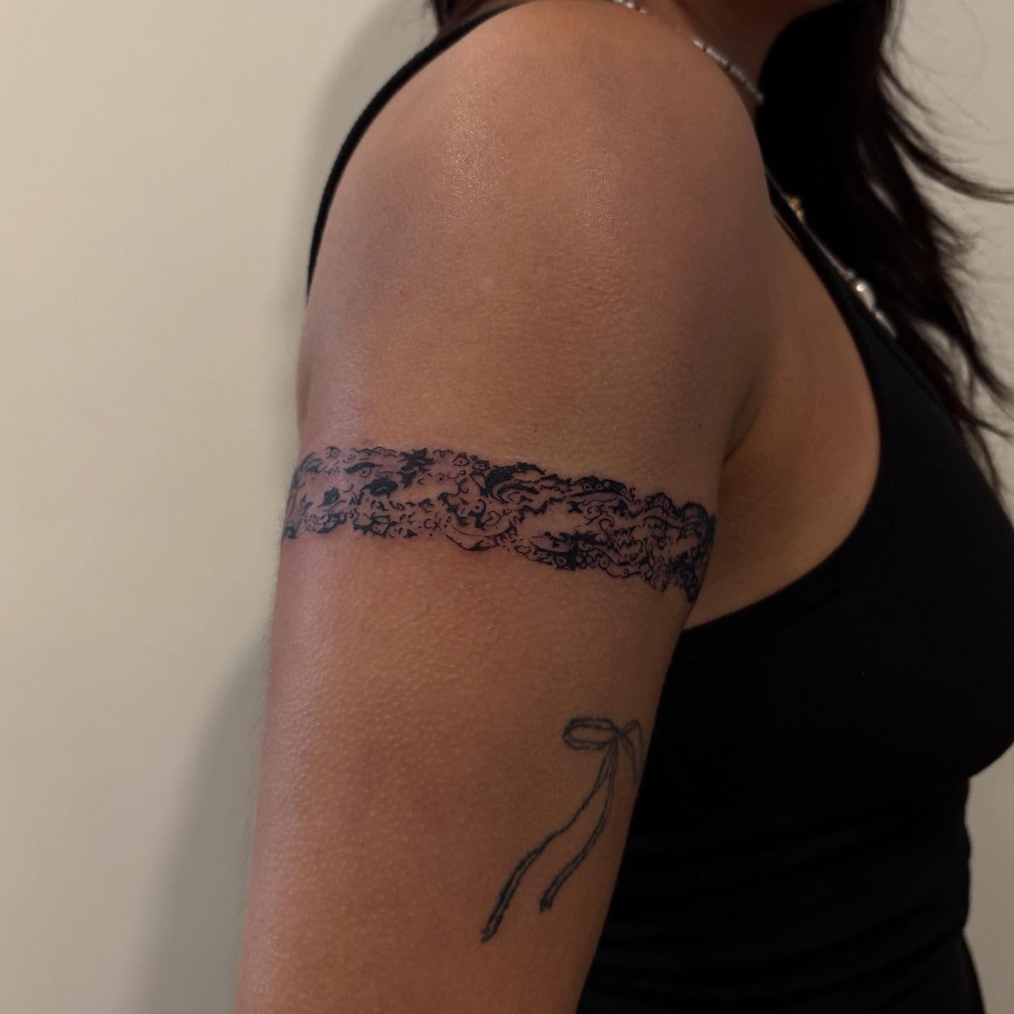 Tattoo by @erinhasagun β black_and_grey
