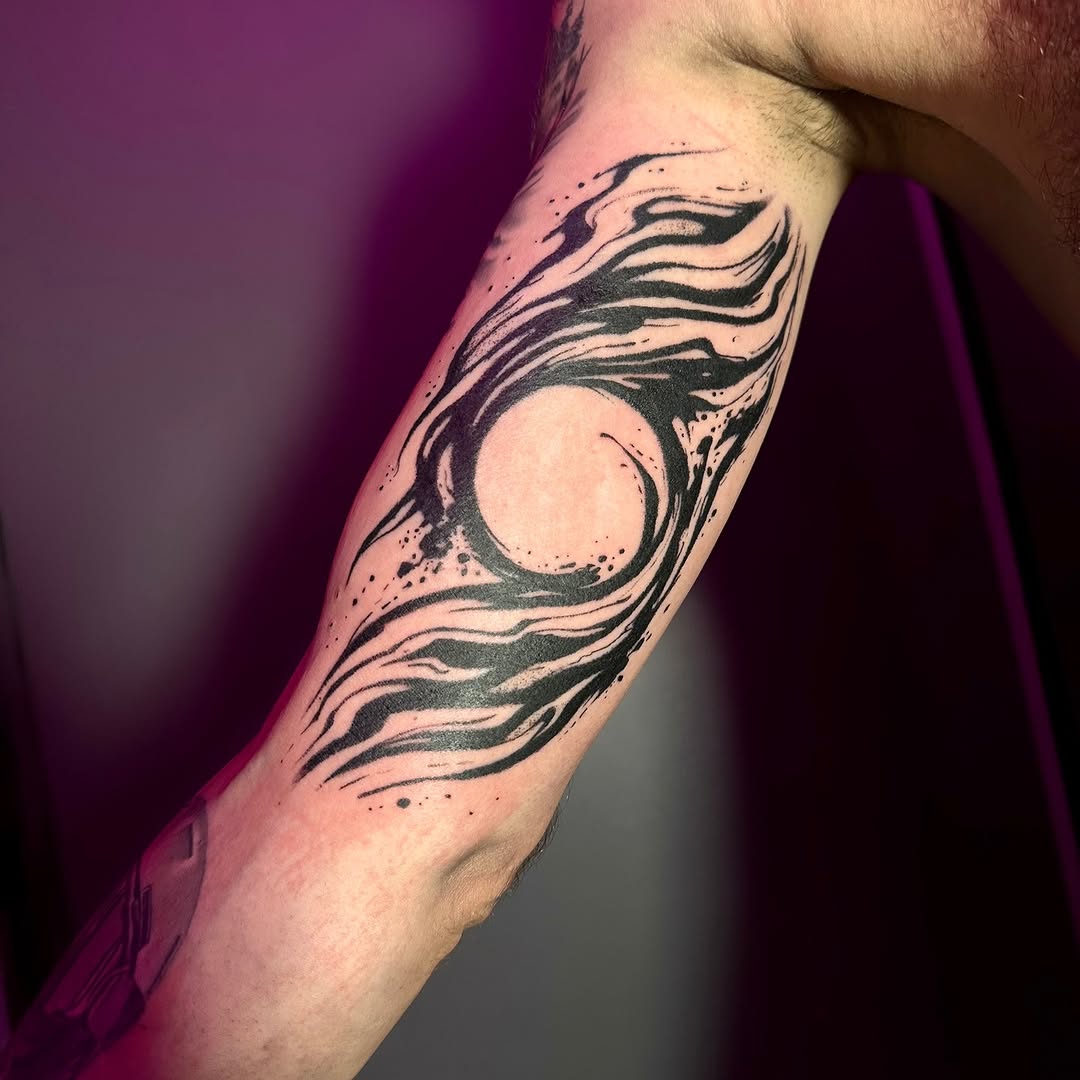 Tattoo by @mklvayne.tattoos — blackwork