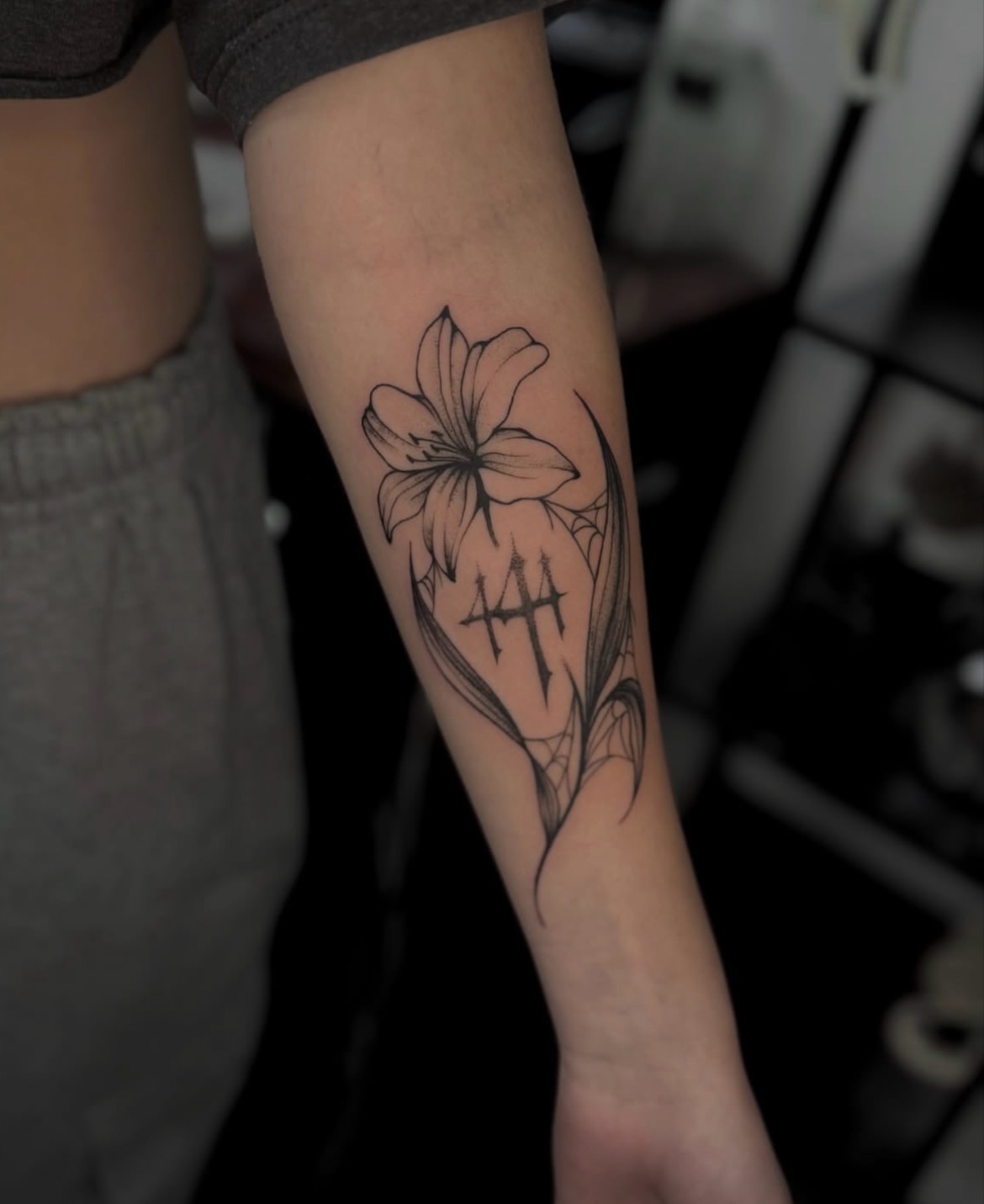 Tattoo by @porcelain_tats โ black_and_grey