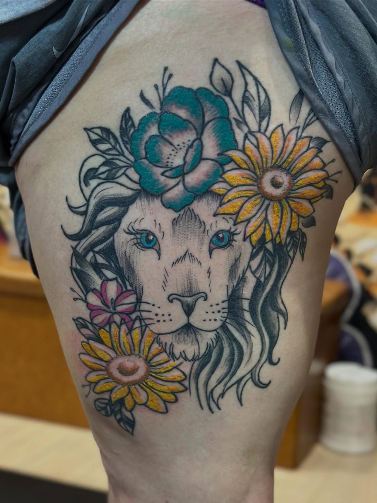 Tattoo by @jewelstattoos_ — realism, dotwork