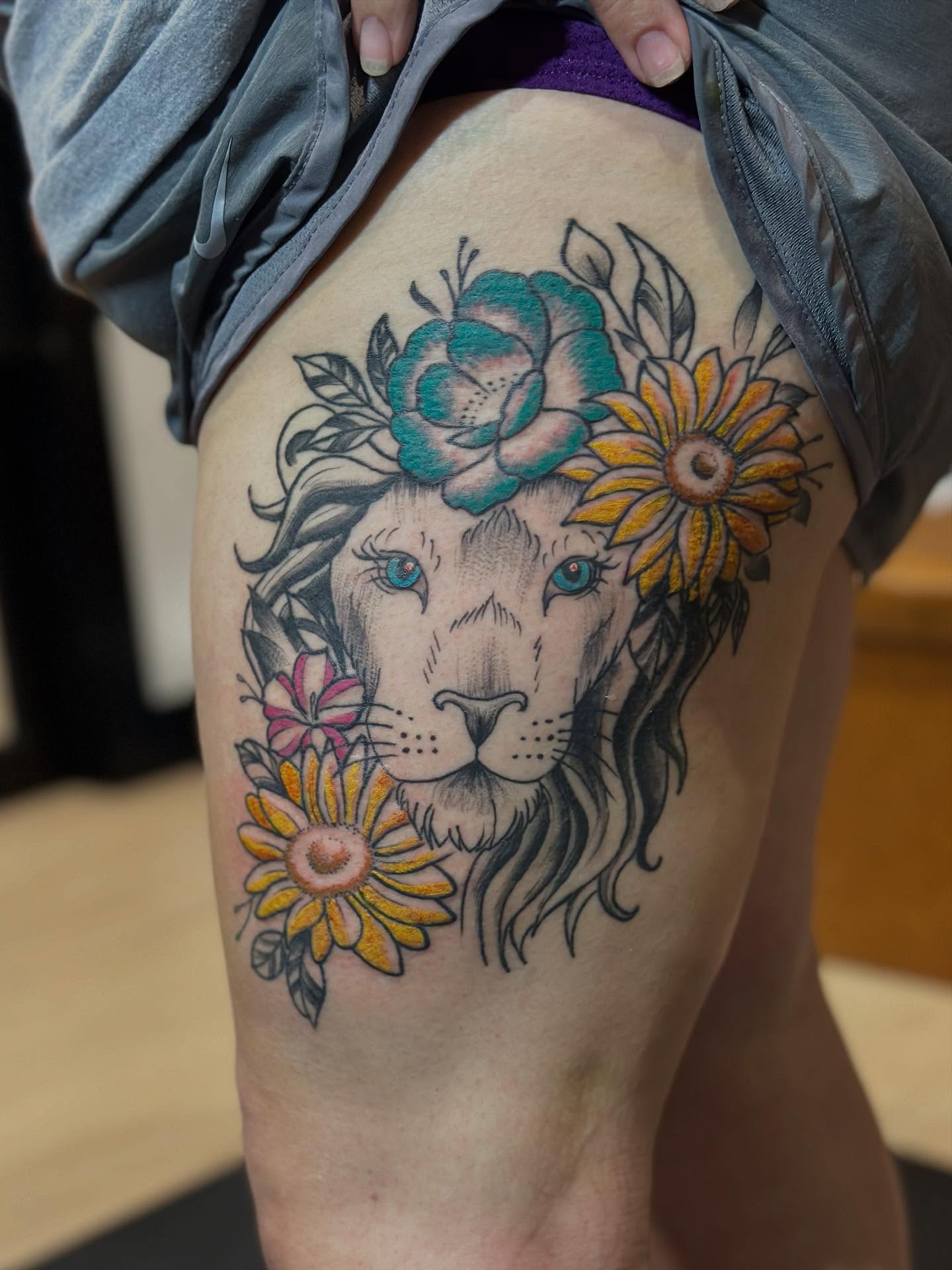 Tattoo by @jewelstattoos_ — realism