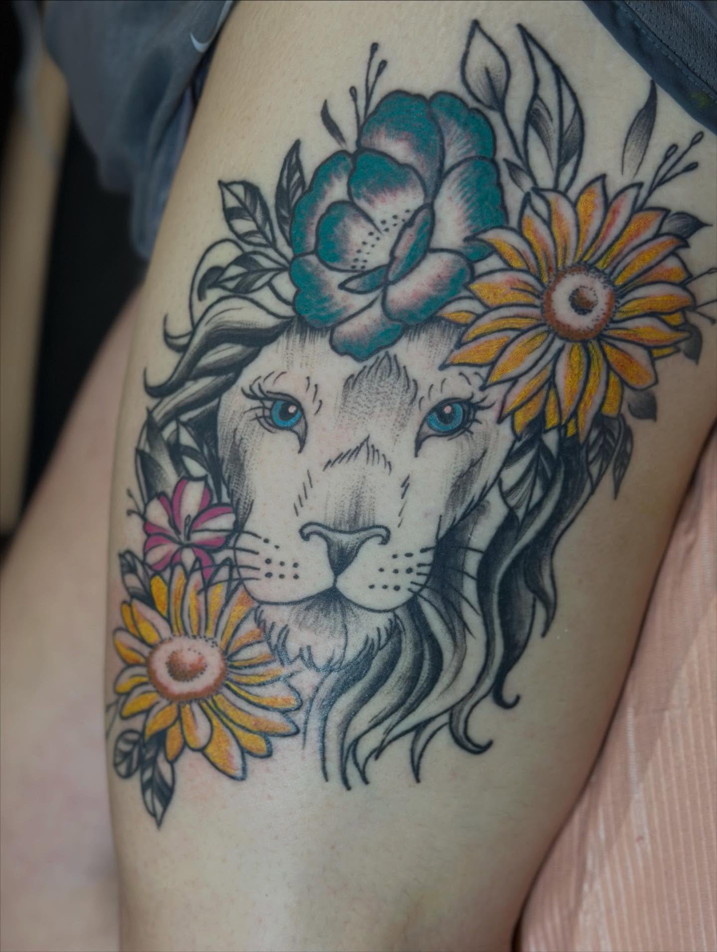 Tattoo by @jewelstattoos_ — realism, dotwork