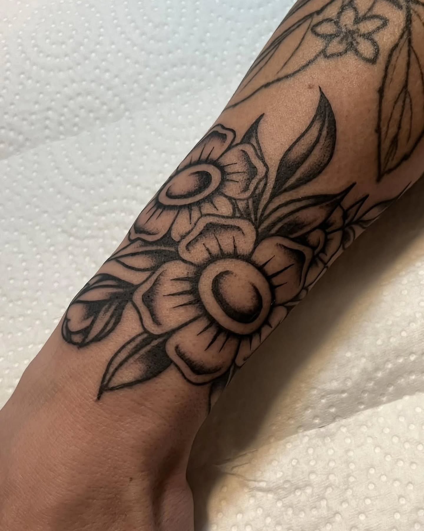 Tattoo by @ninarosatattoo — black_and_grey