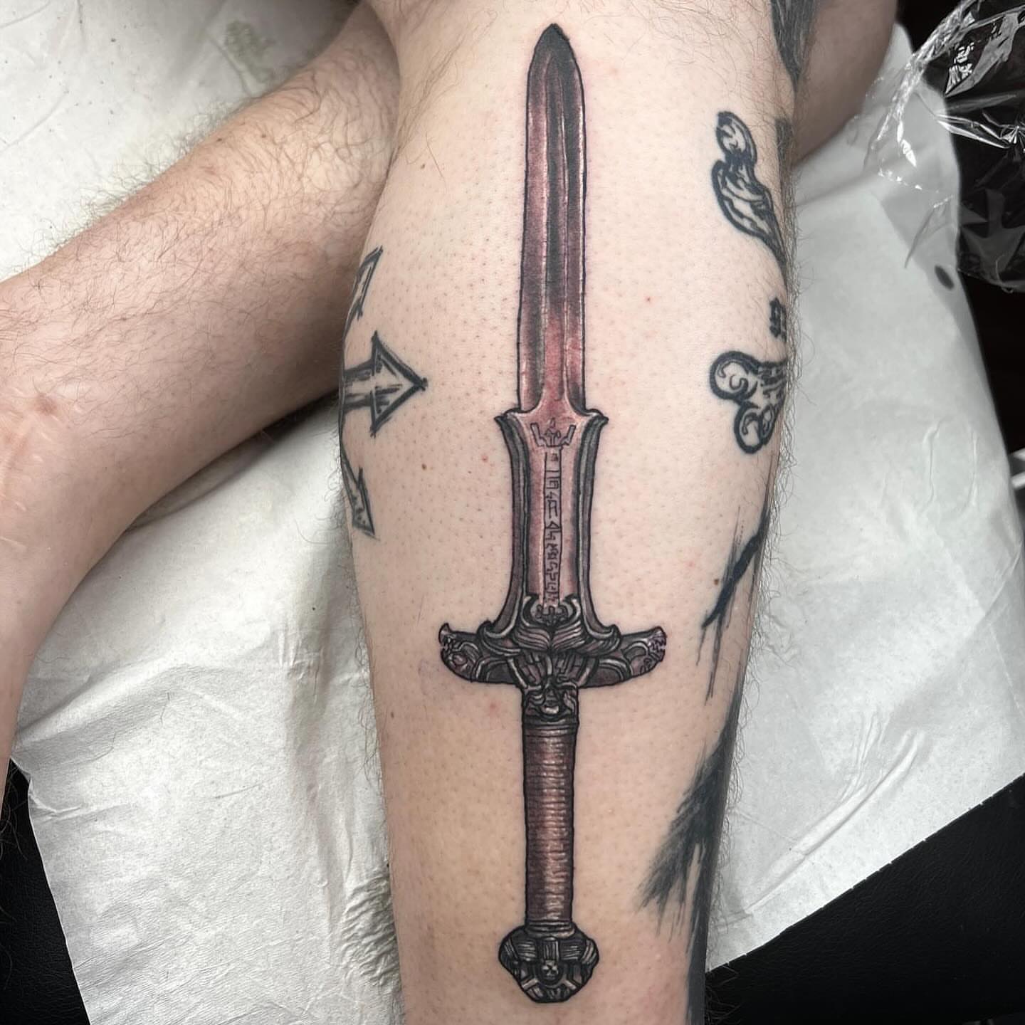 Tattoo by @barragantattoos — black_and_grey
