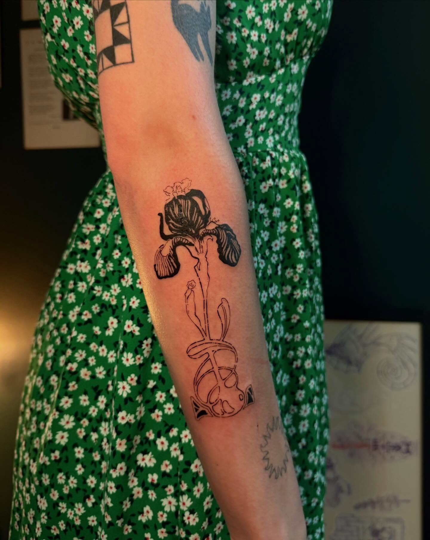 Tattoo by @juniperinkk — black_and_grey