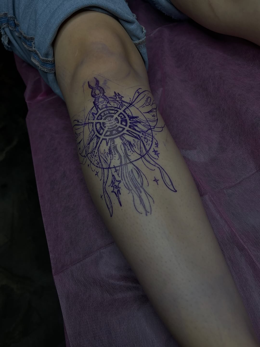 Tattoo by @cecimeseed — illustrative, sketch