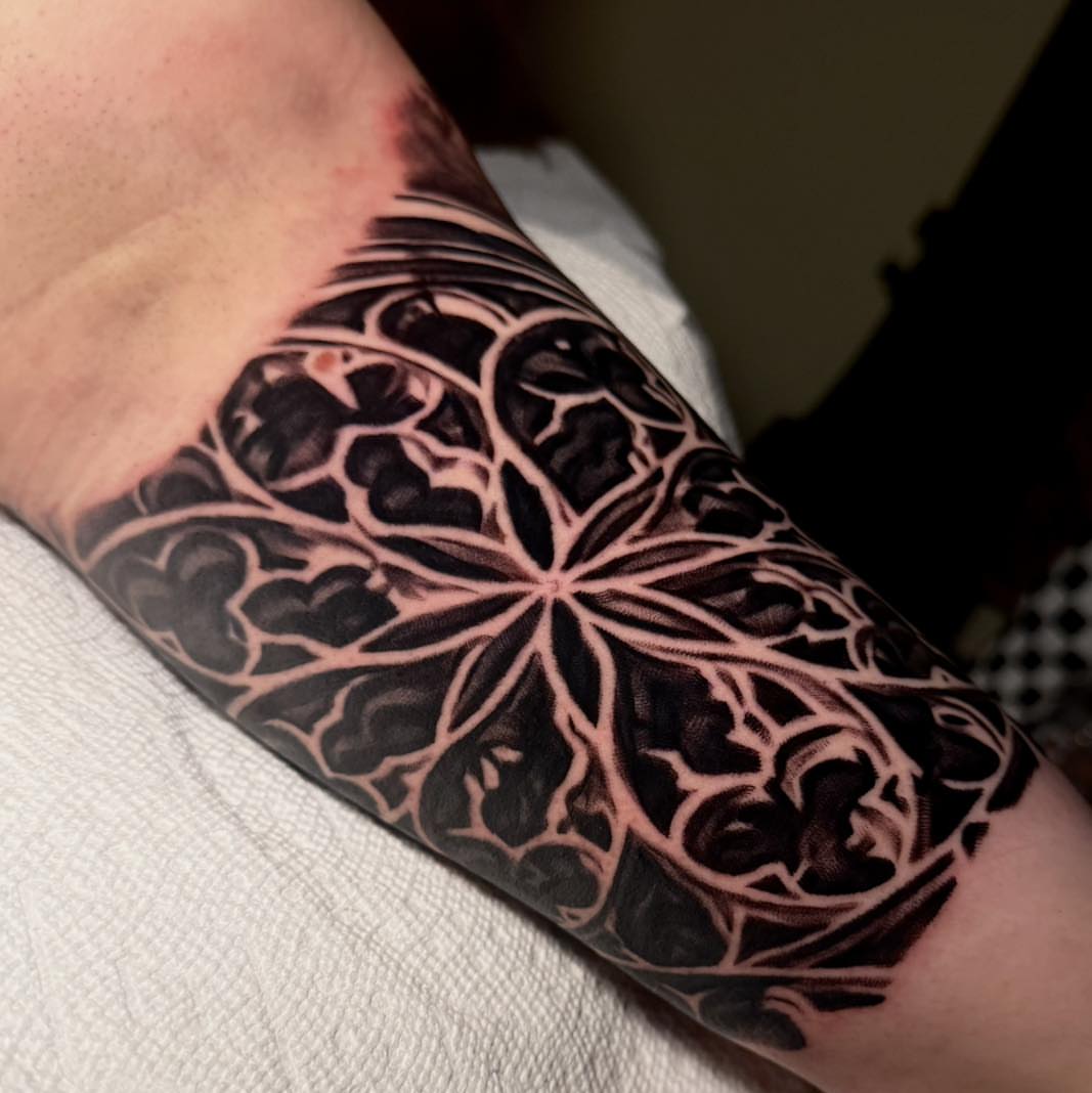 Tattoo by @the_last_centra — geometric
