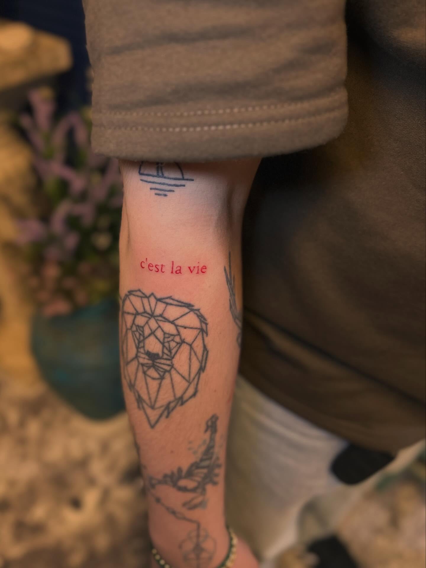 Tattoo by @lunettatt — geometric