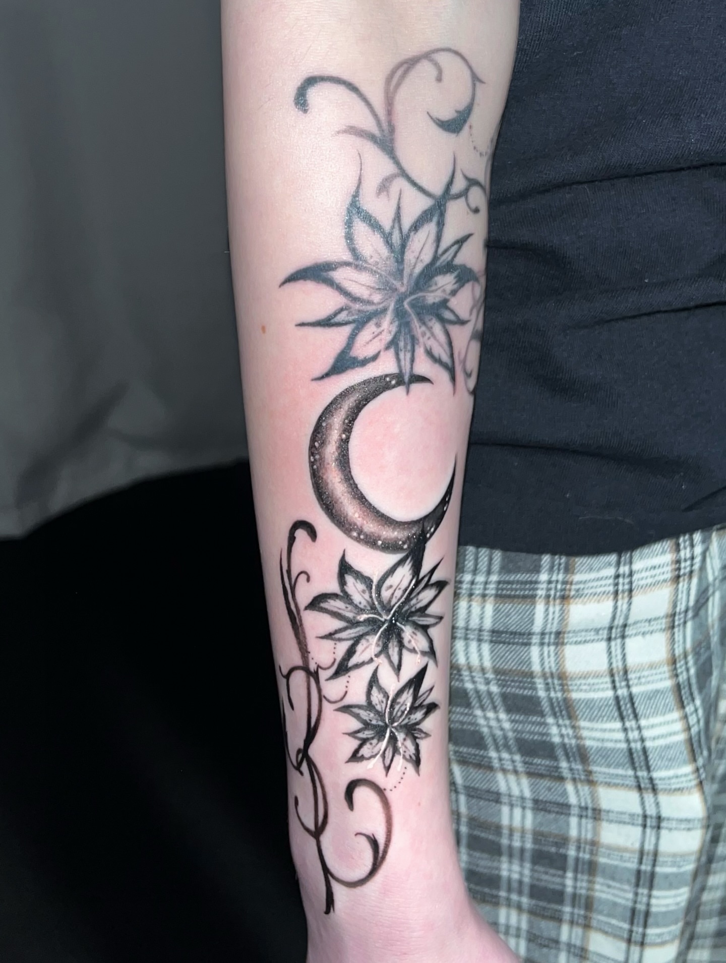 Tattoo by @michelleyoon_ttt — black_and_grey, geometric