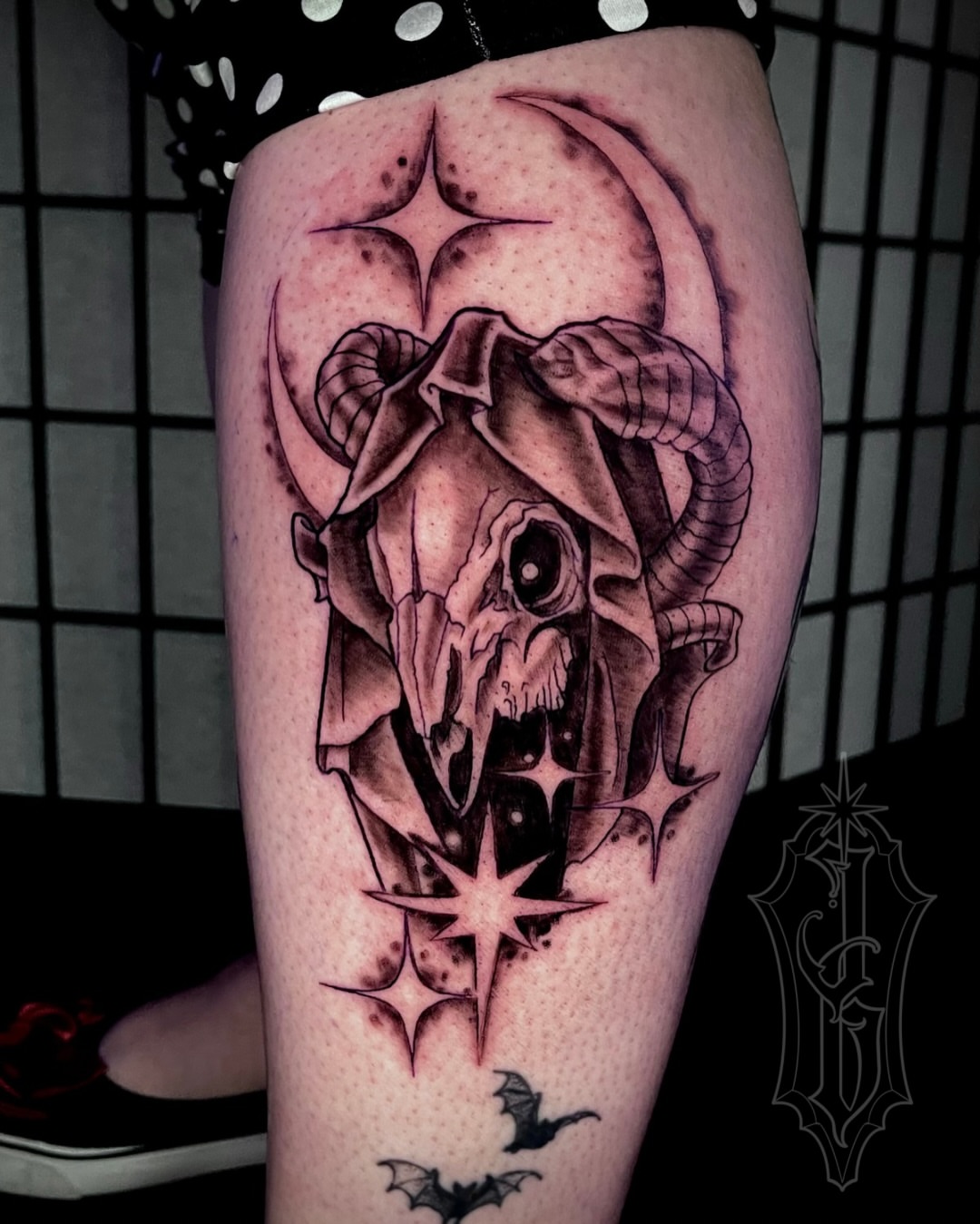 Tattoo by @j.breeziee — black_and_grey, geometric